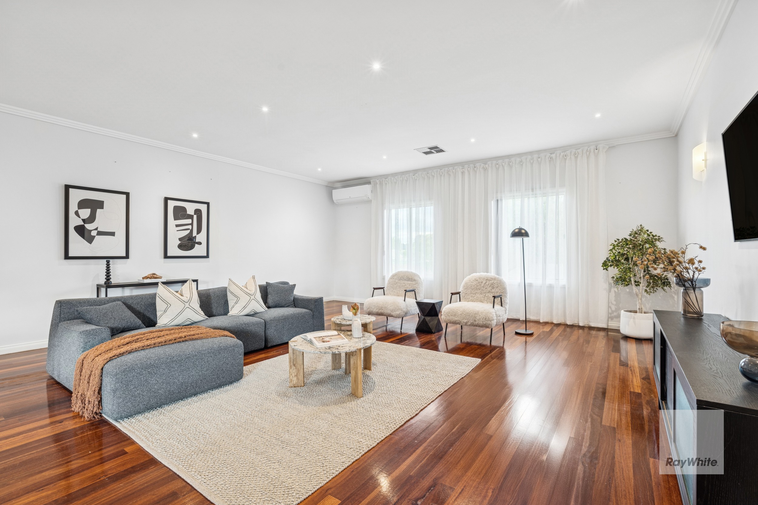 35 Solent Crescent, Taylors Lakes, VIC 3038