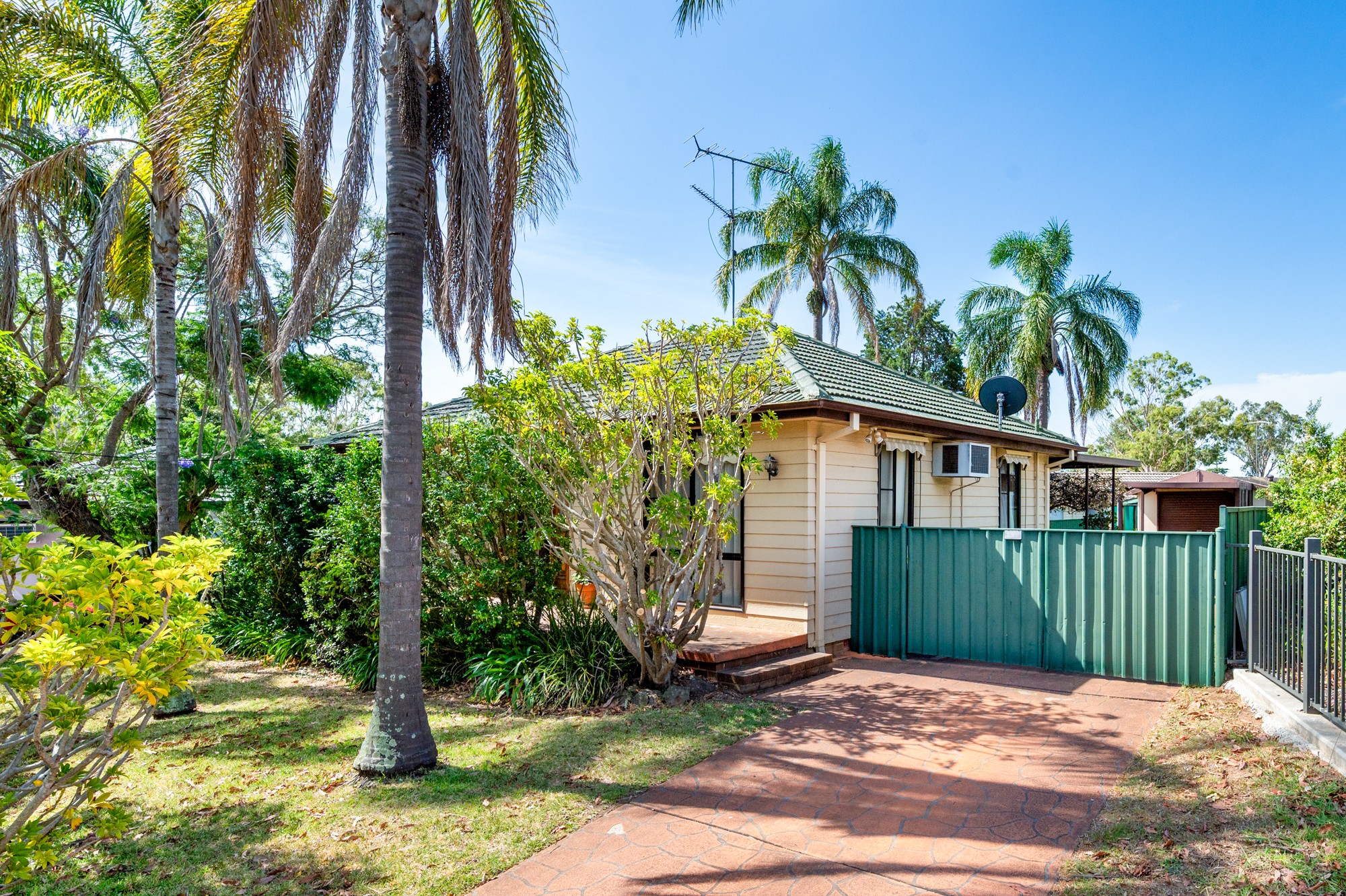 4 Burns Road, Campbelltown, NSW 2560