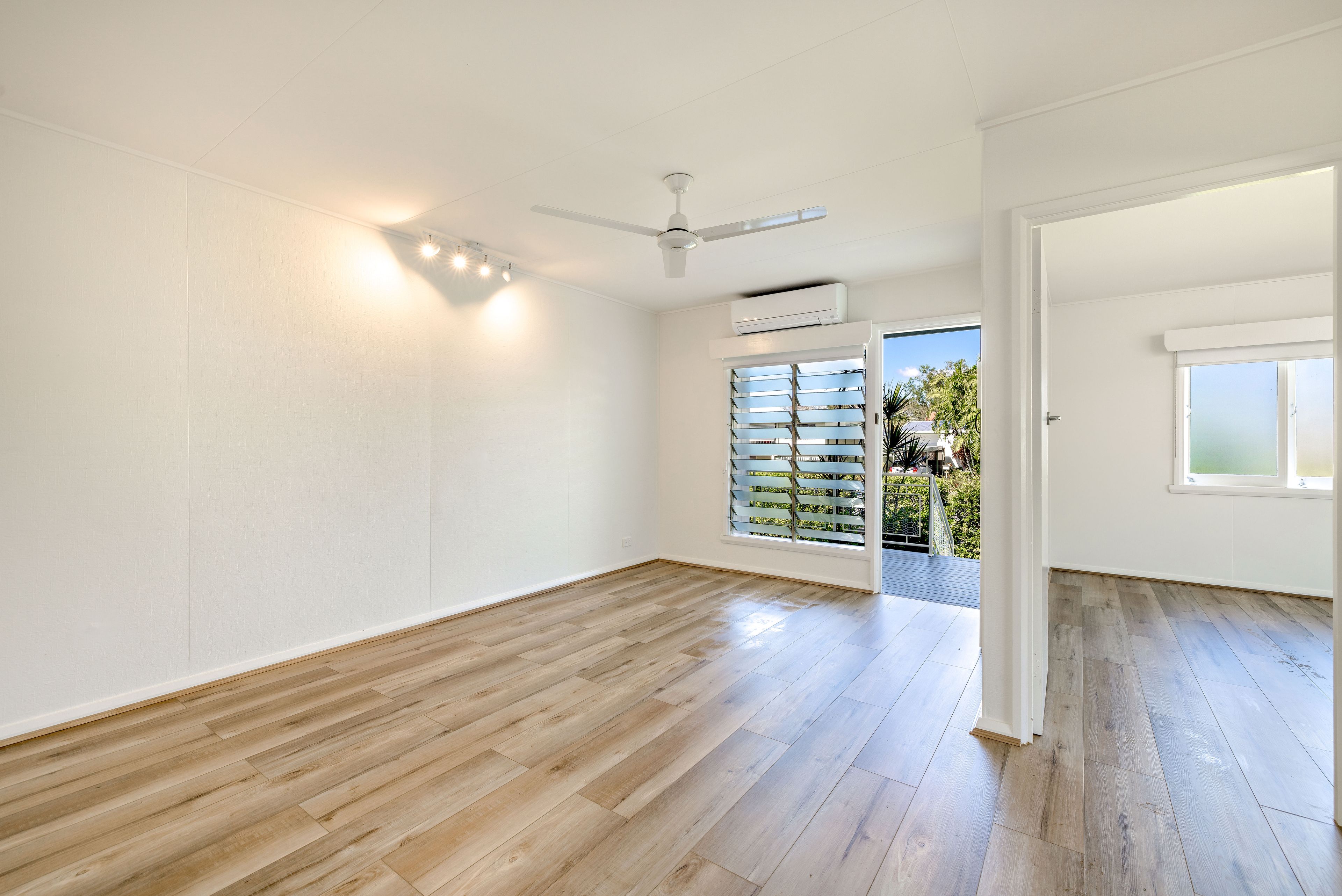 196 Greenslopes Street — photo 5 of 23