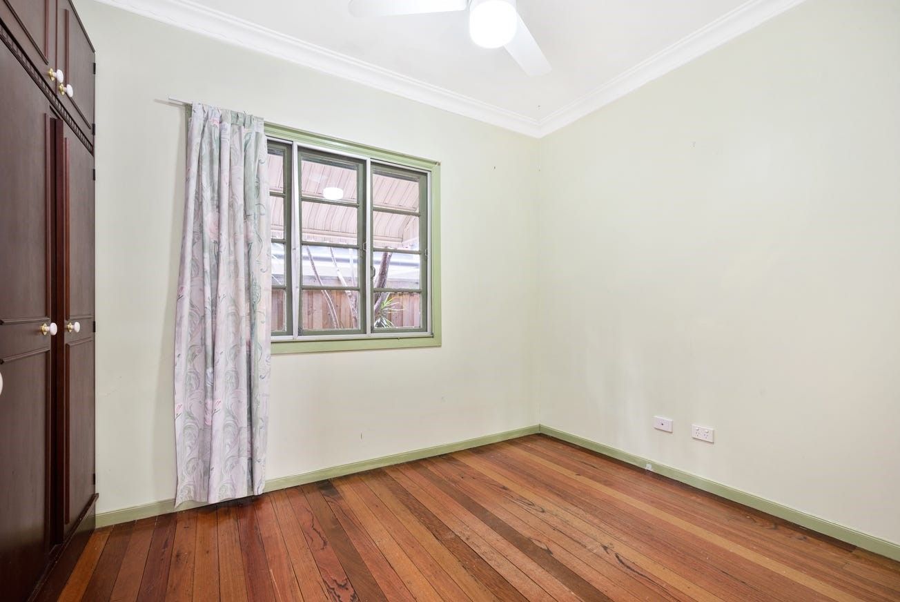 38 Lindwall Street — photo 8 of 13