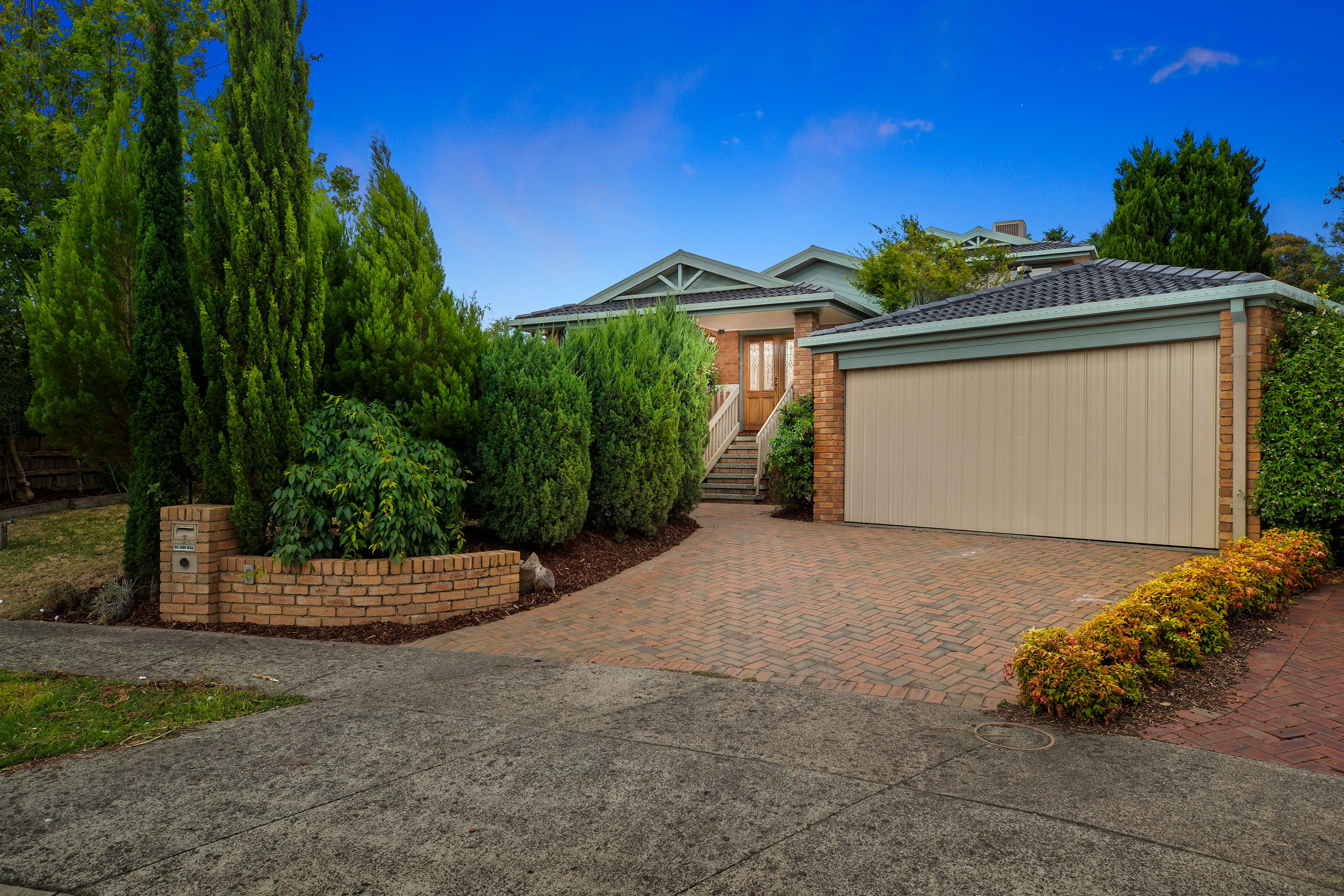 8 Baringa Court, Rowville, VIC 3178
