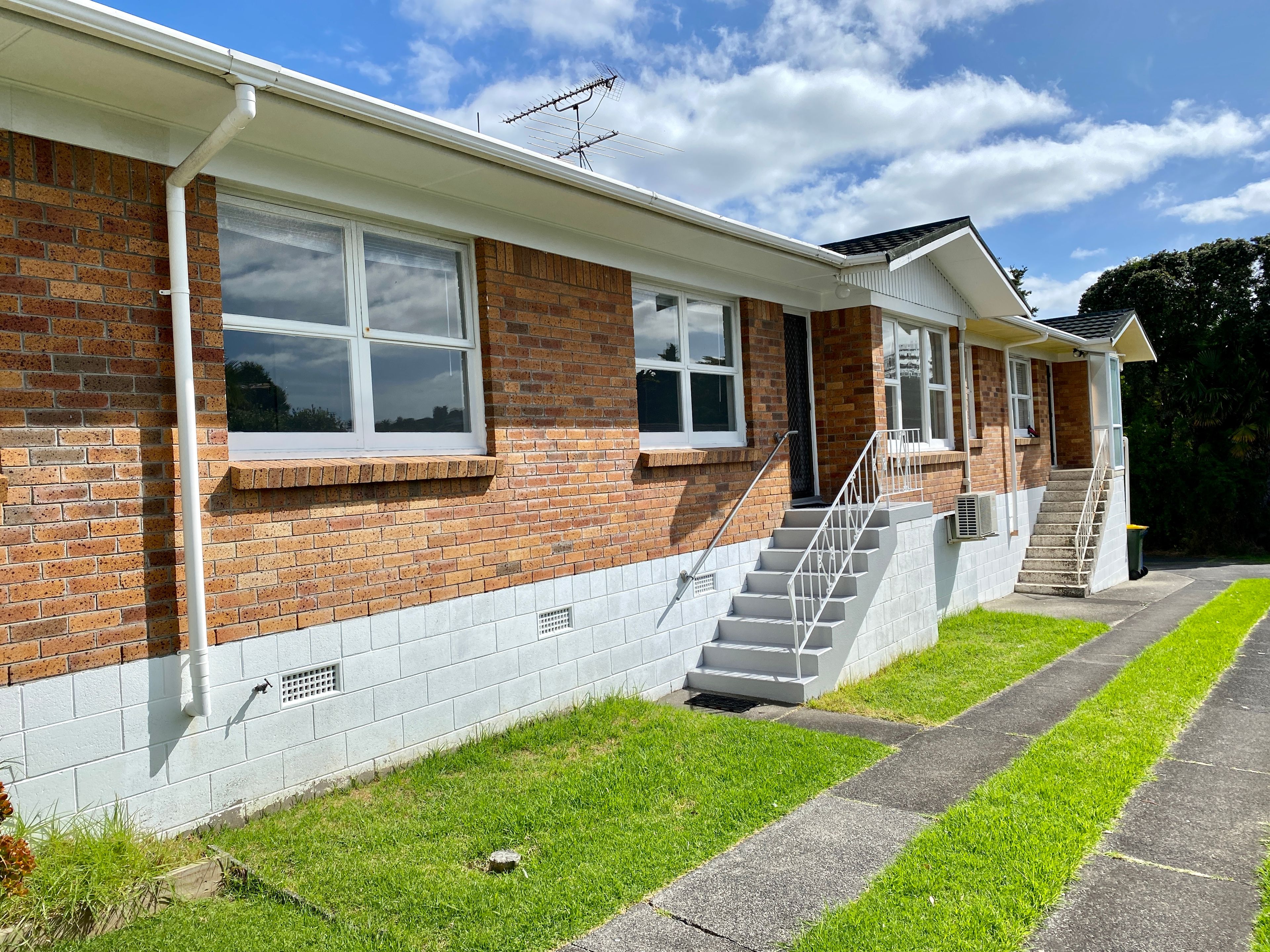2/49 Shakespeare Road, Milford, North Shore City