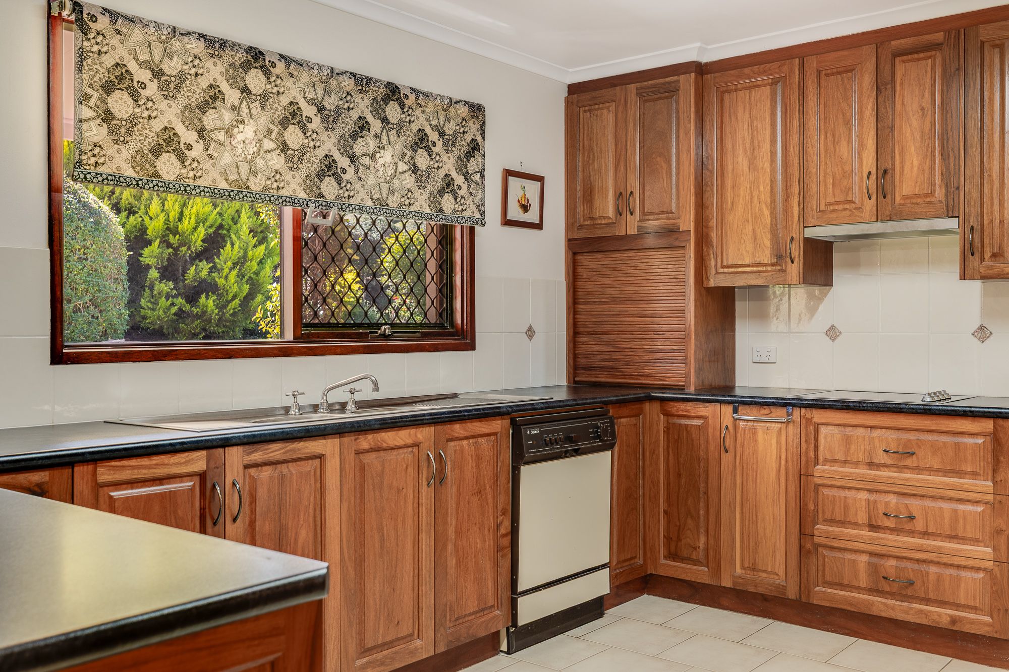52 Charker Street — photo 3 of 24