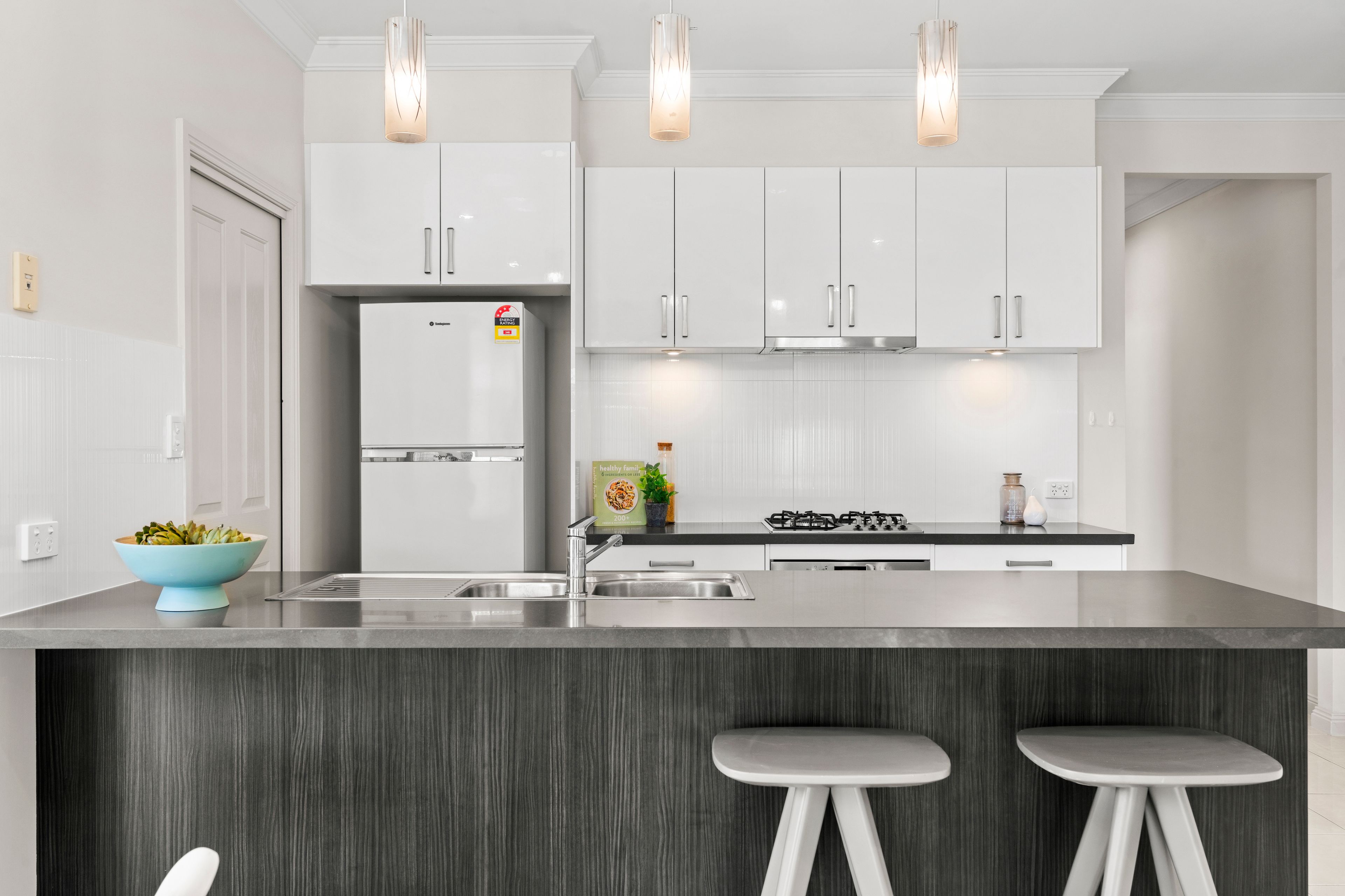 64B White Crescent — photo 9 of 18
