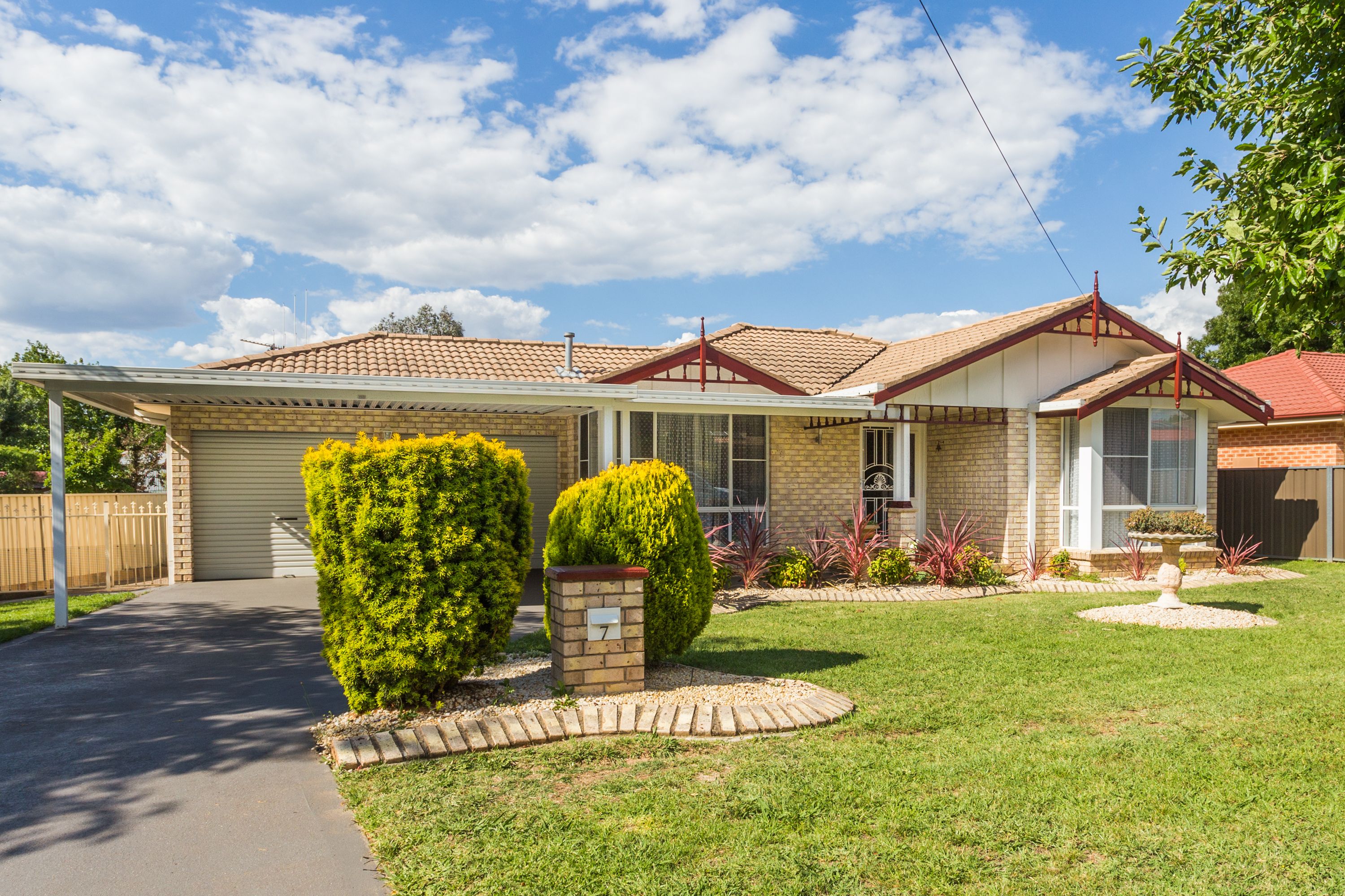 7 Newman Street