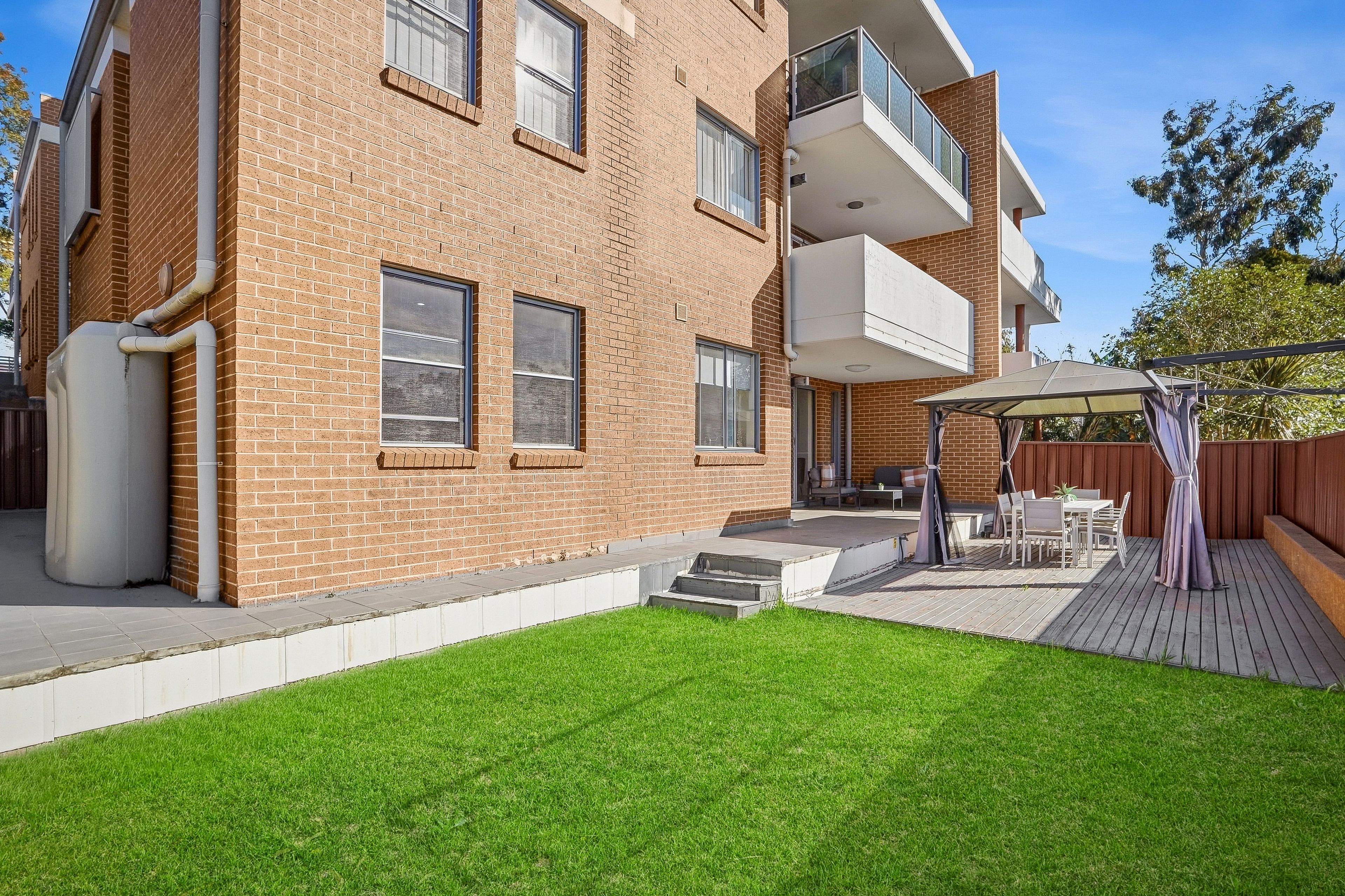 2/66-68 Lawrence Street — photo 12 of 19