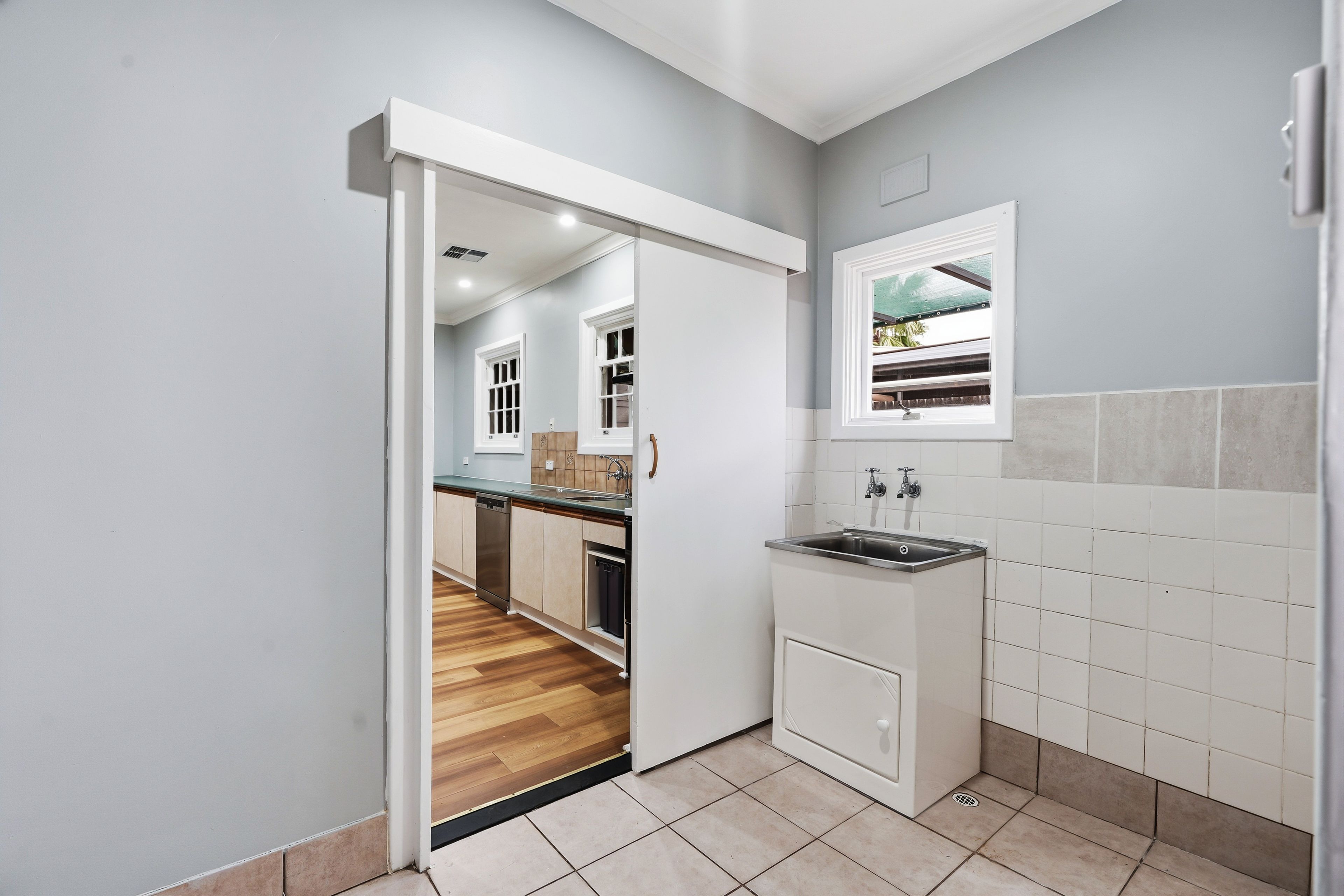 212 Peachey Road — photo 7 of 17