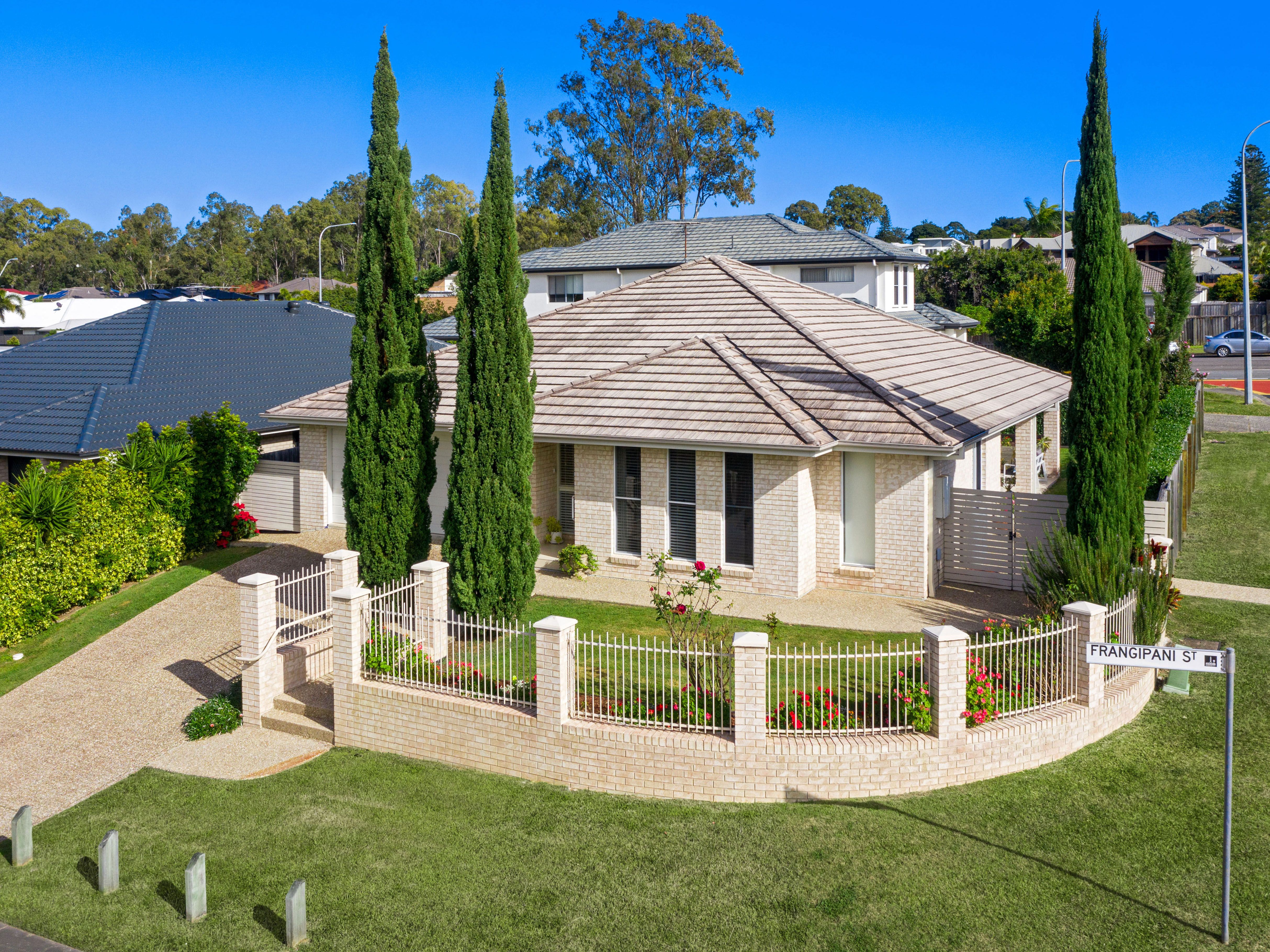 1 Frangipani Street, Bridgeman Downs, QLD 4035