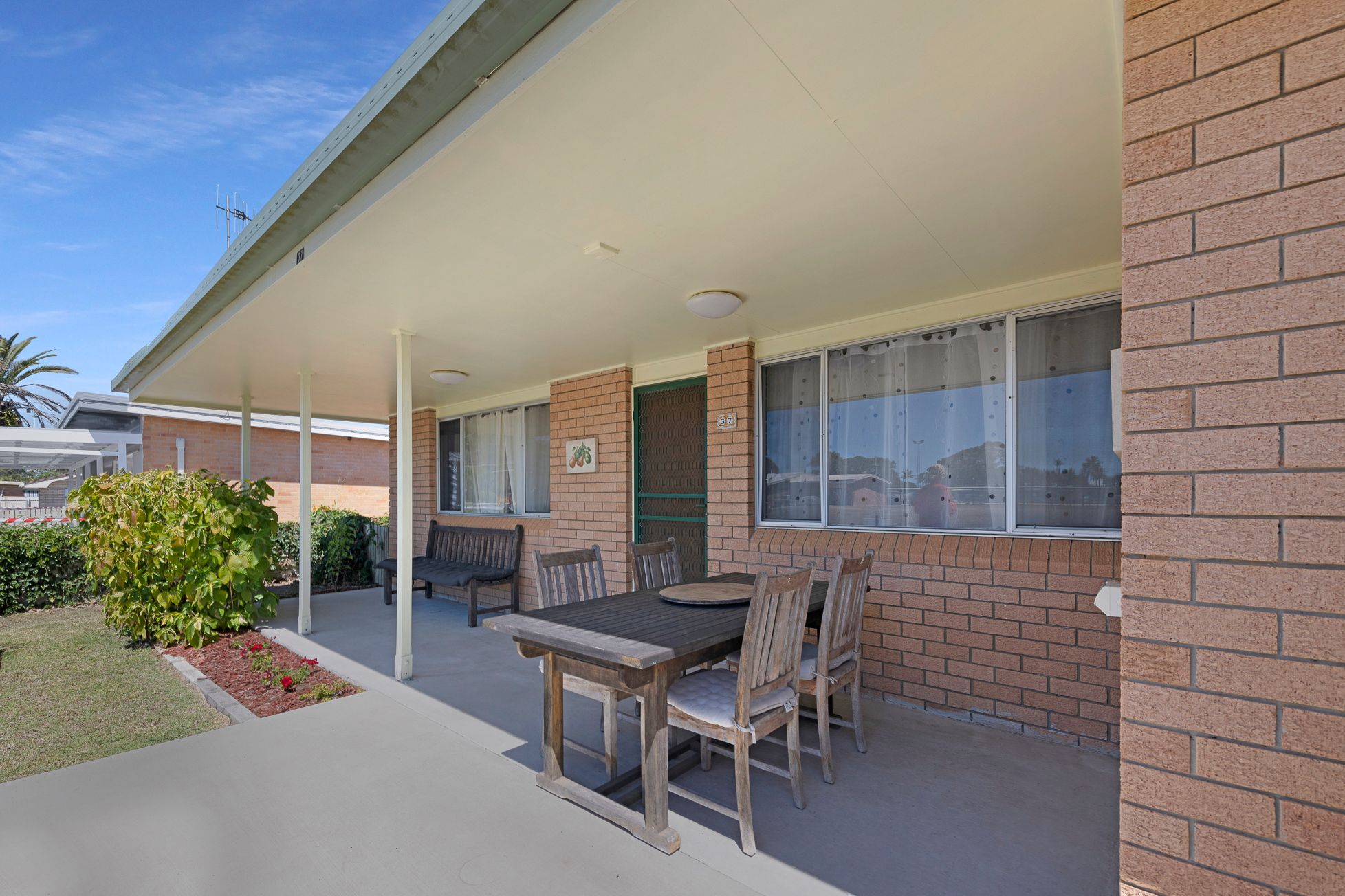 37 Club Avenue, Moore Park Beach, QLD 4670