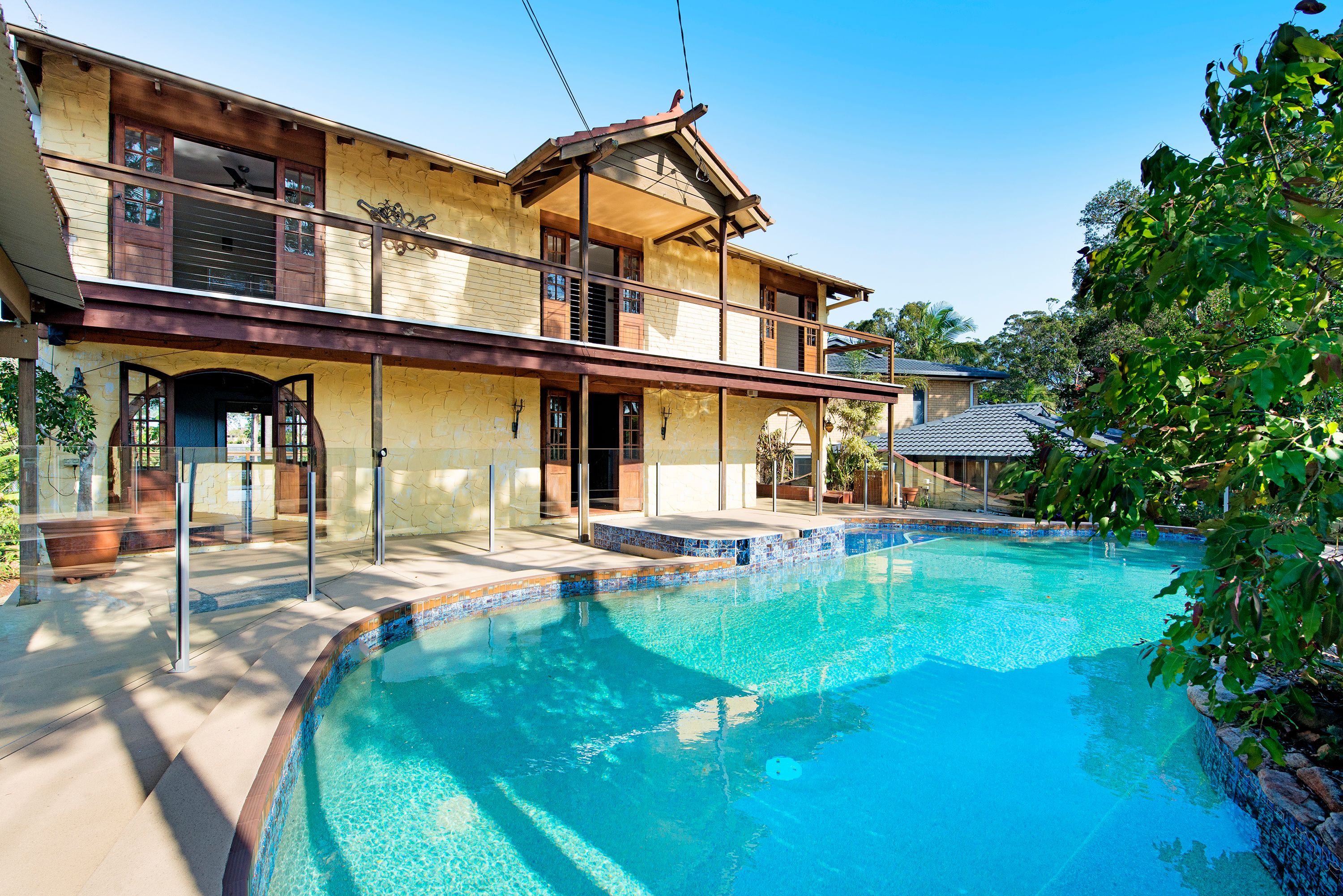 3 Hillview Parade, Ashmore, QLD 4214