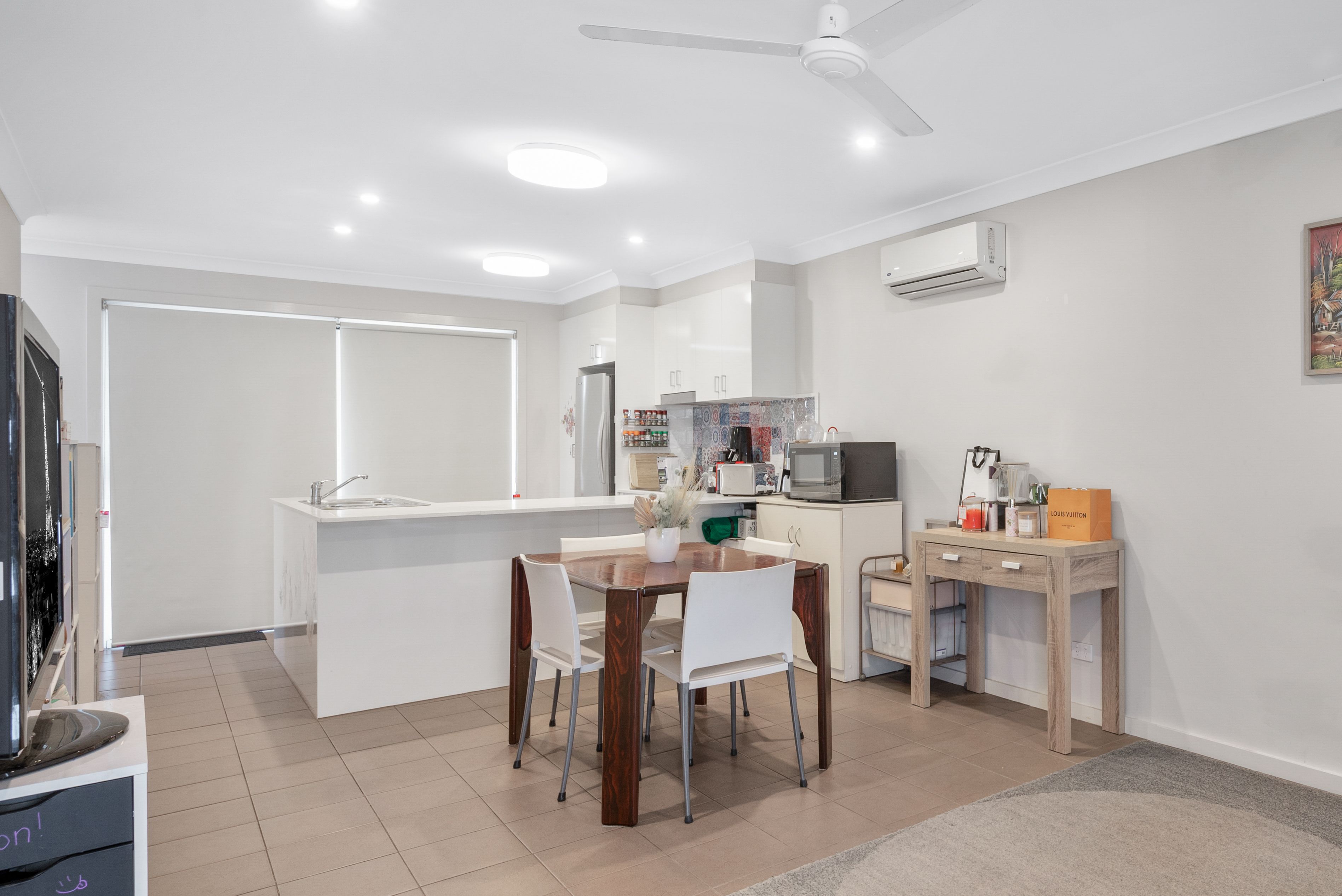 15/73 Sovereign Circuit, Glenfield, NSW 2167 Sold Townhouse Ray