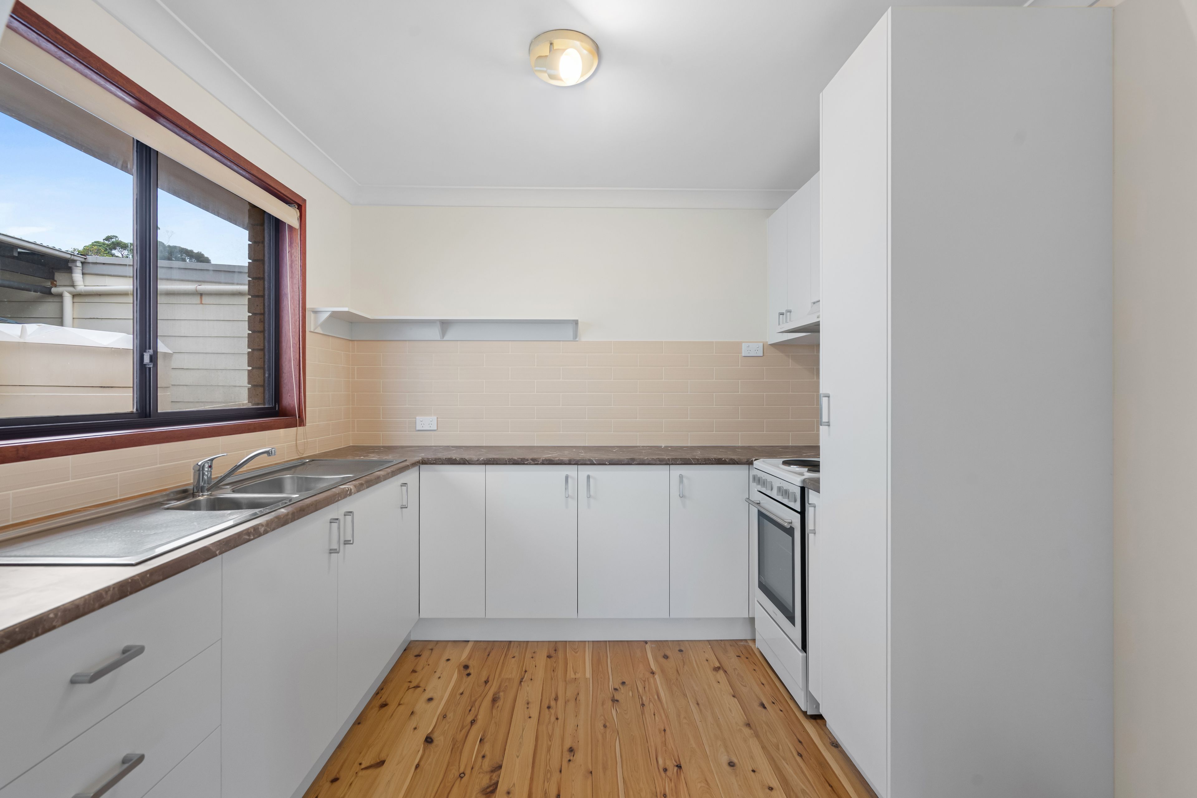 563 The Entrance Road, Bateau Bay, NSW 2261