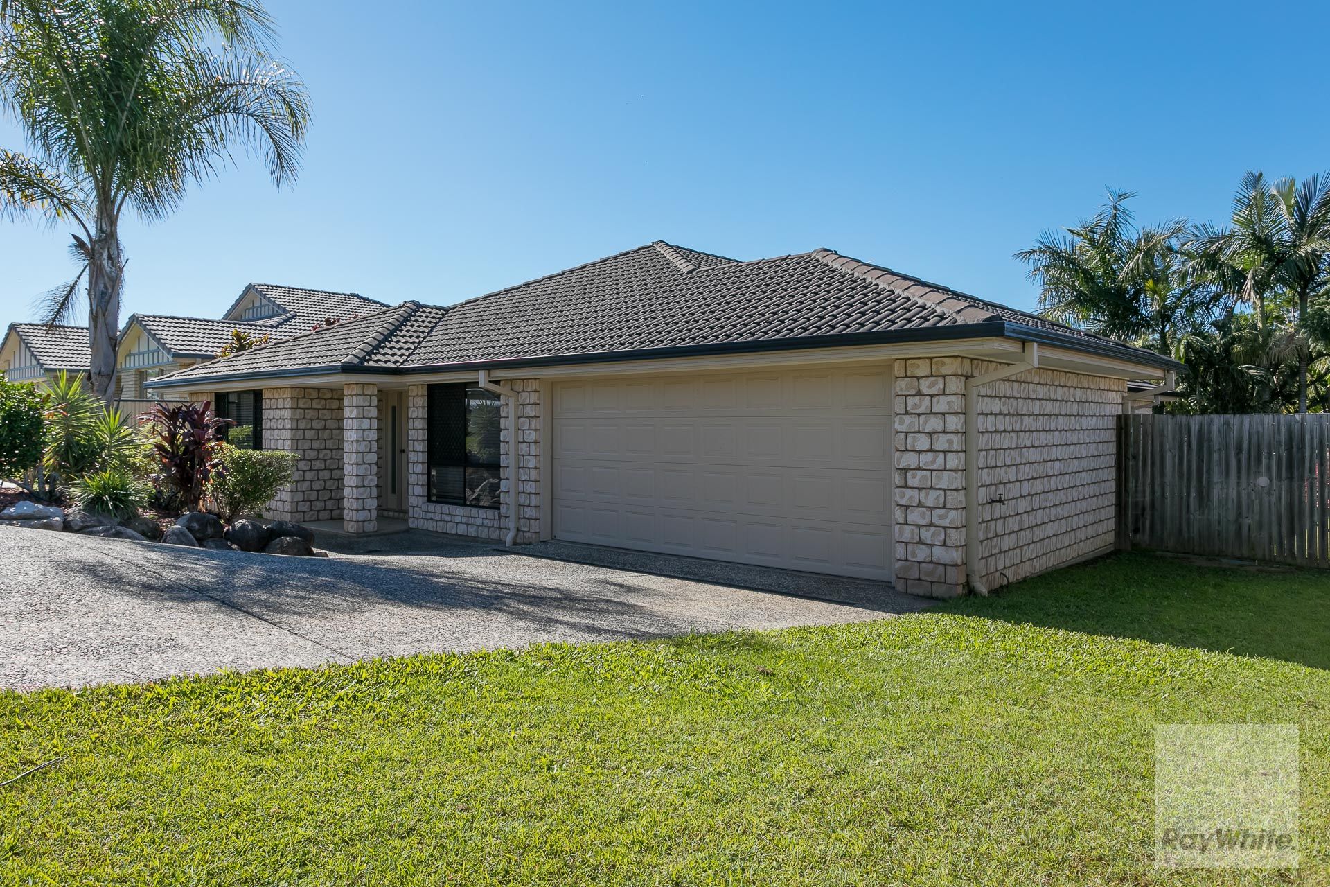 2 Anchor Place, Redland Bay QLD 4165