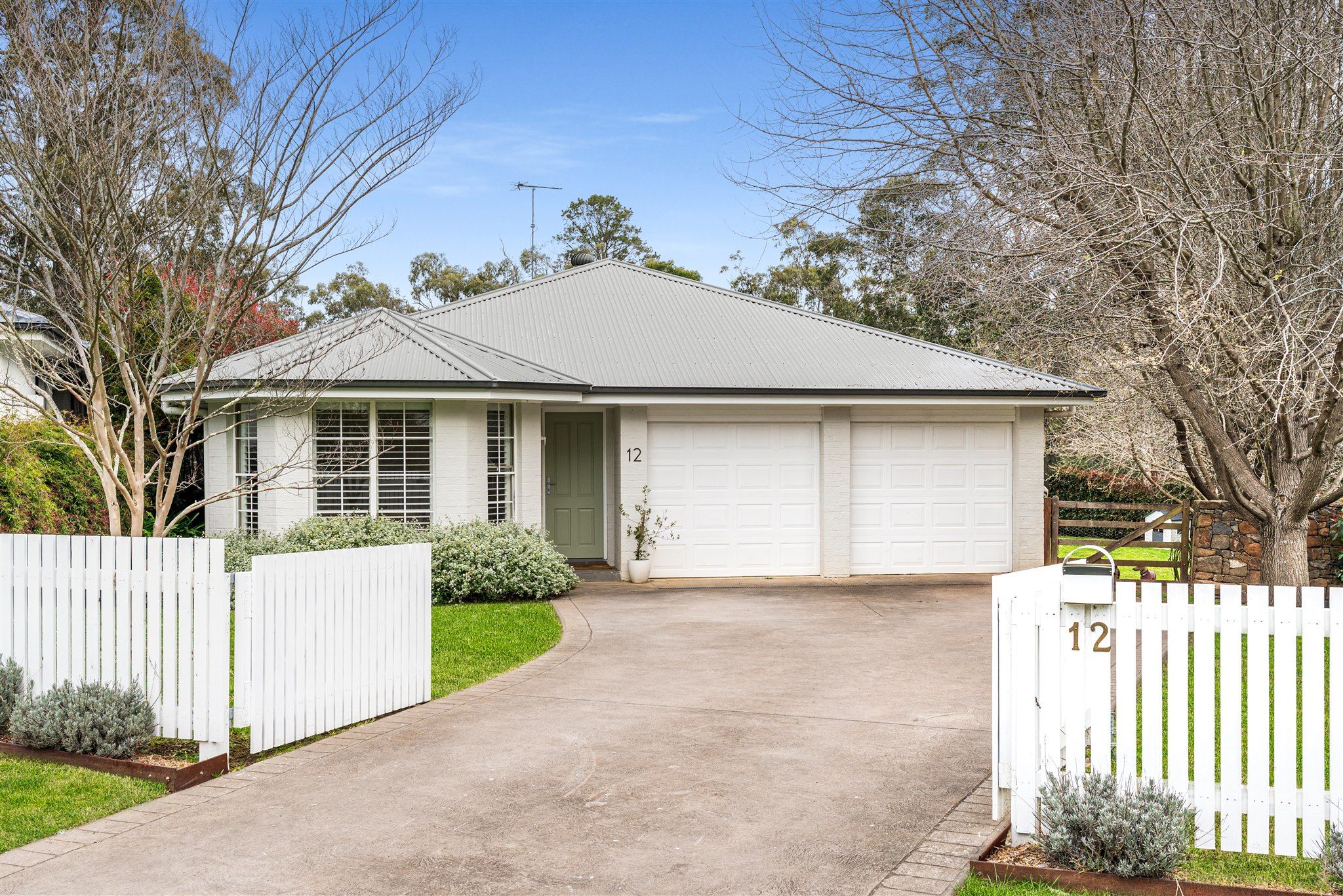 12 Fernbrook Crescent — photo 12 of 12
