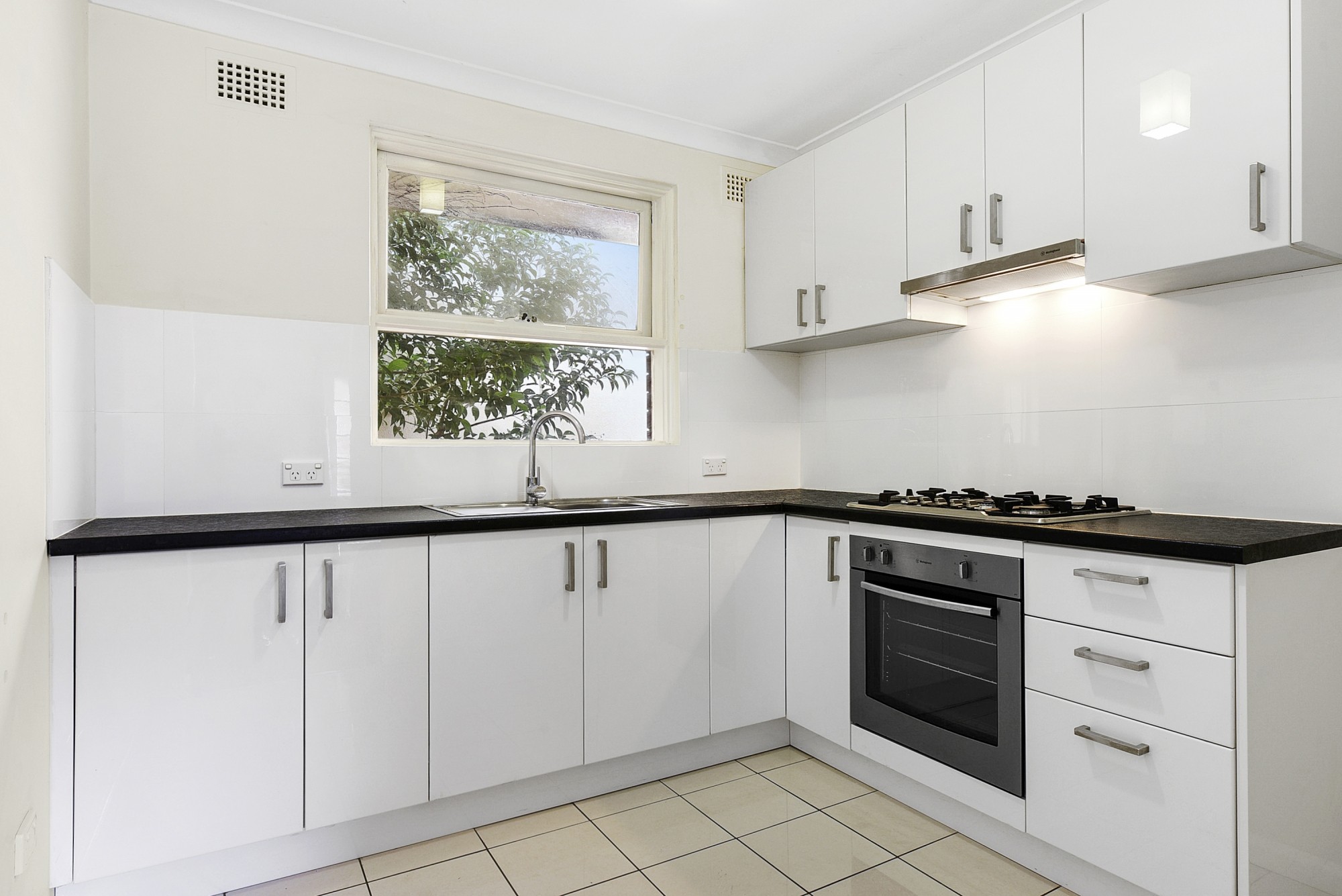 2/17 Albert Street, Hornsby, NSW 2077
