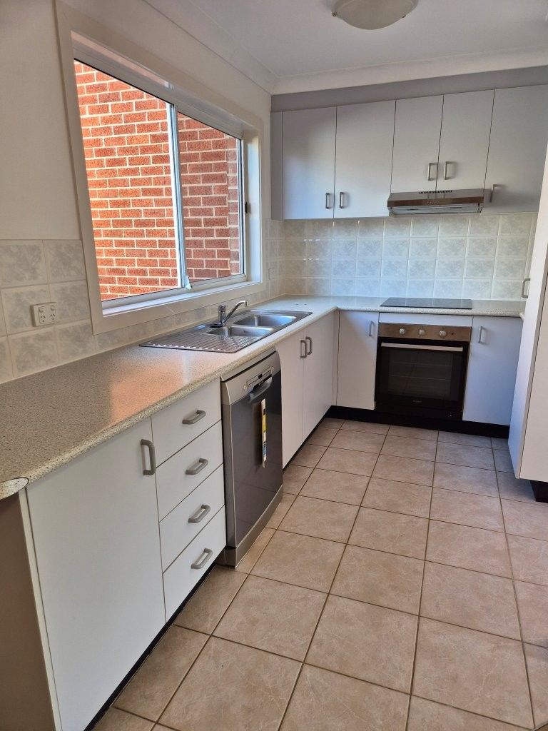 6/33-35 Yarrawonga Street — photo 3 of 10