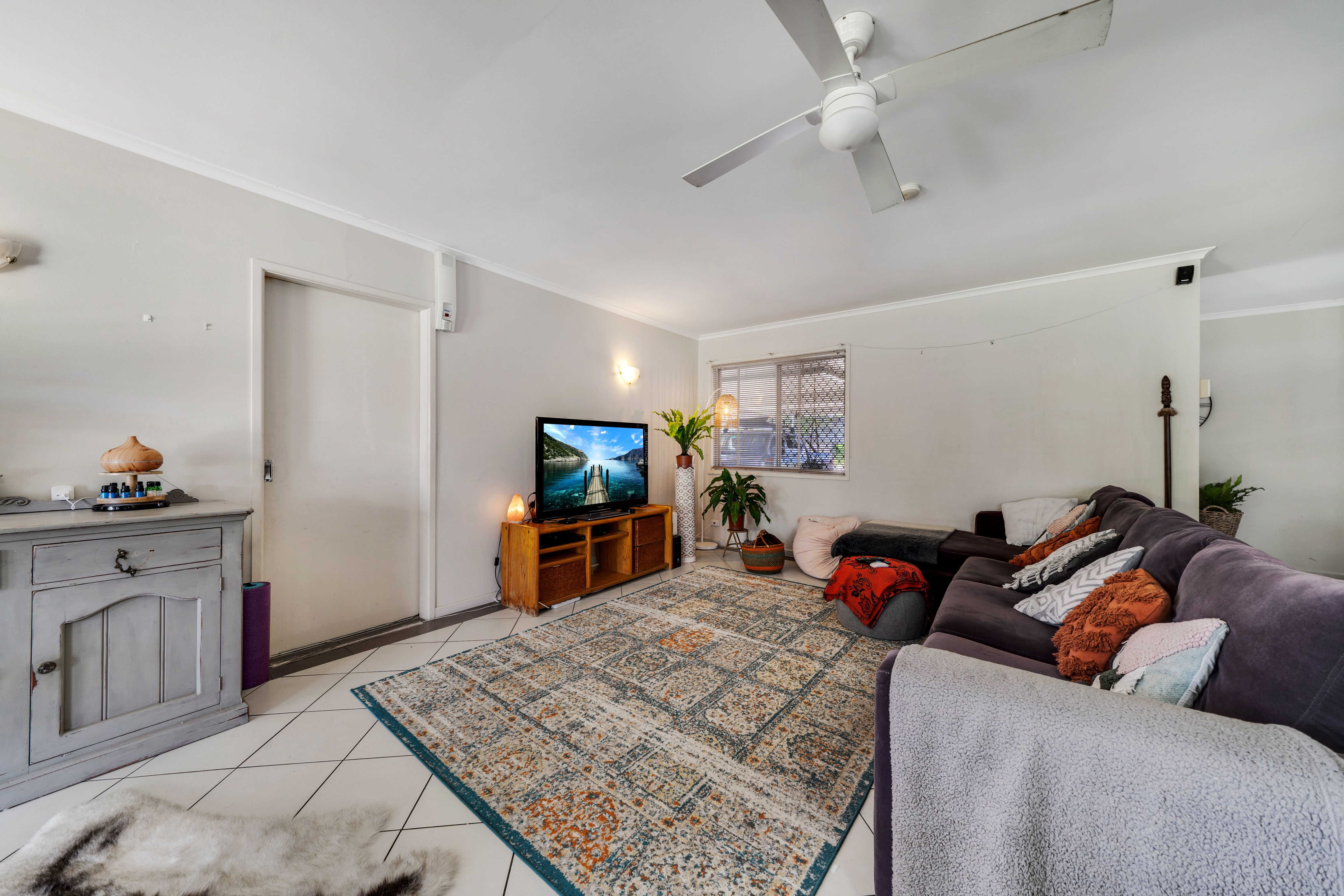 7 Station Road, Loganlea, QLD 4131