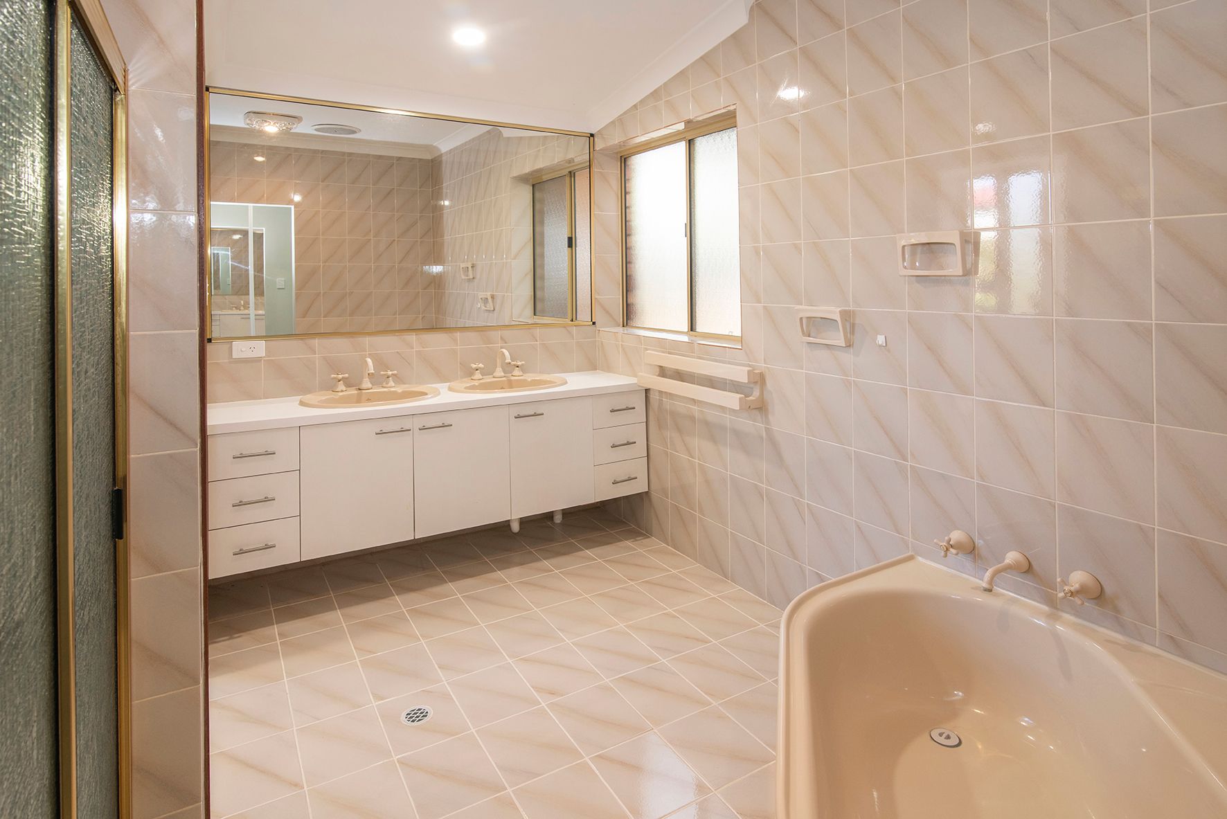 10 Irwin Street — photo 12 of 27
