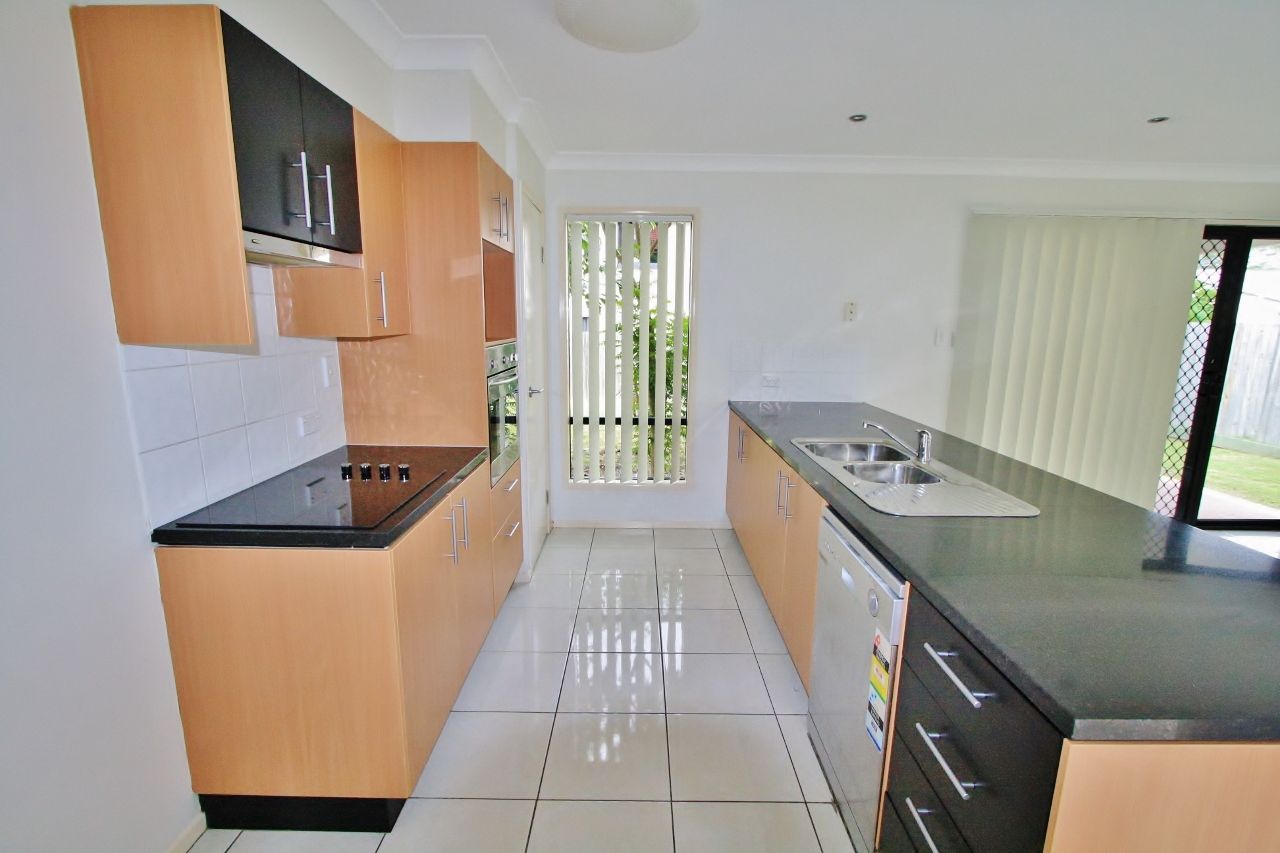 8 Hira Close, Calamvale, QLD 4116