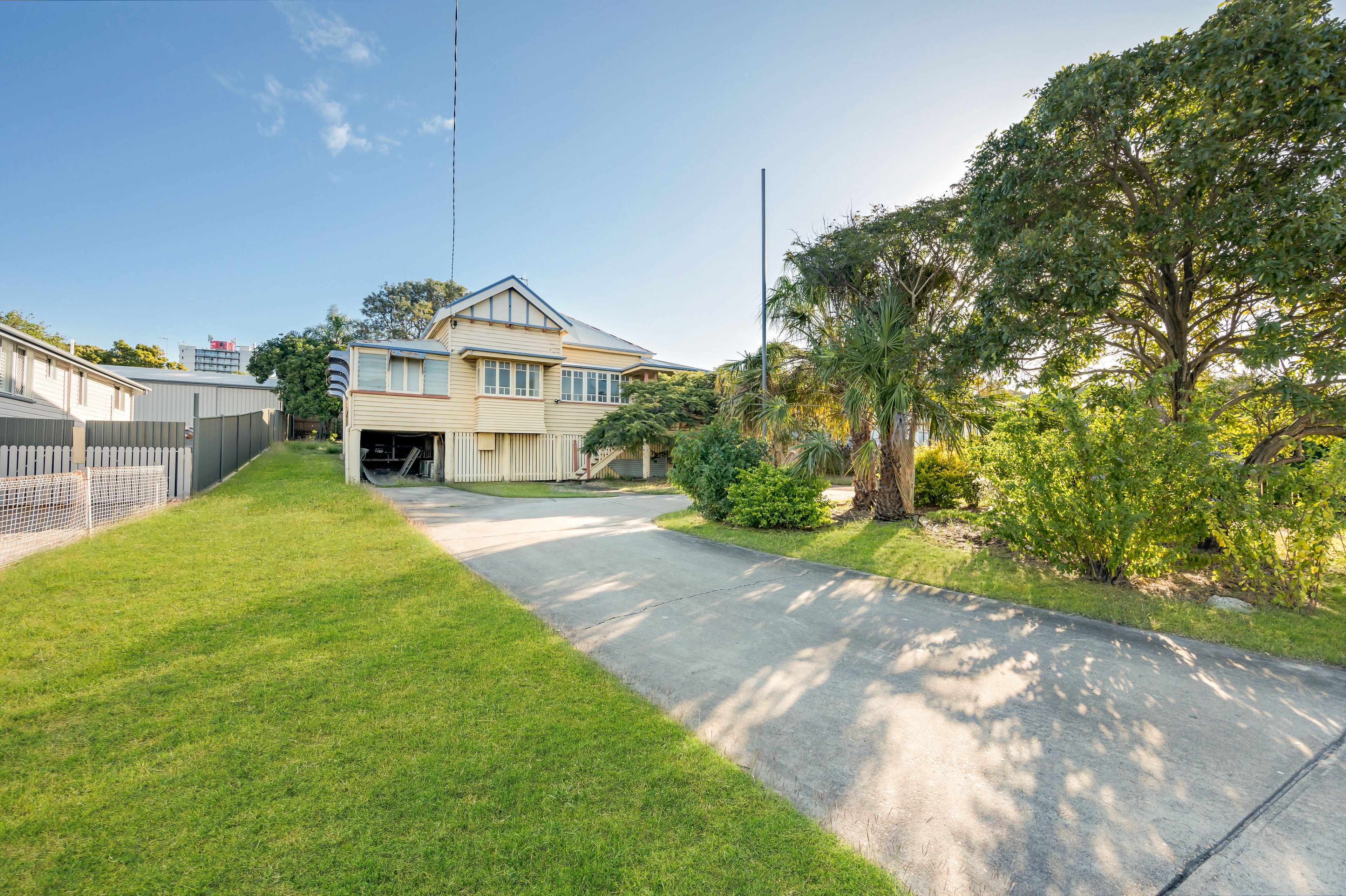 71 Flinders Parade, Gladstone Central QLD 4680