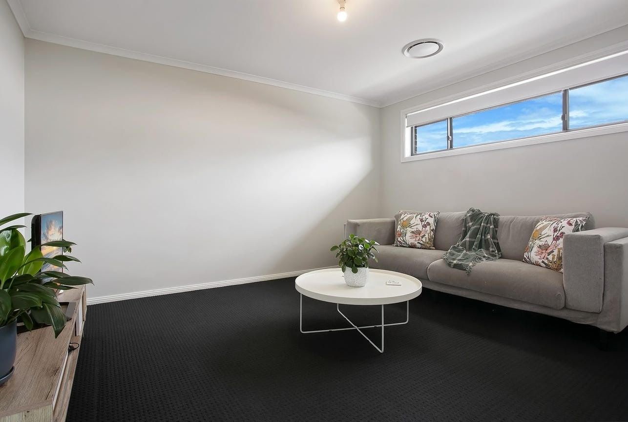 42 Jennings Crescent, Spring Farm, NSW 2570