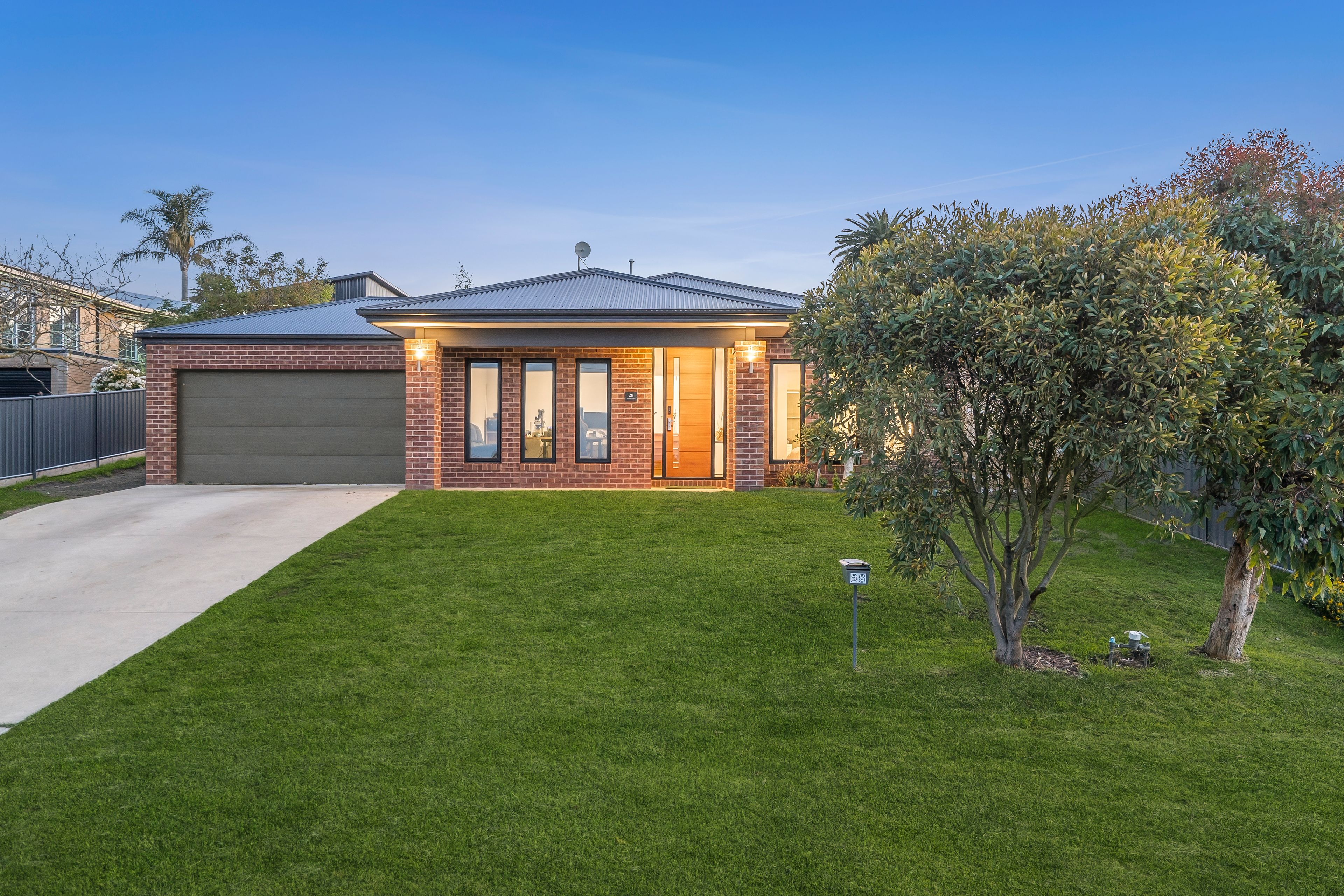 28 Tulloh Street, Elliminyt VIC 3250