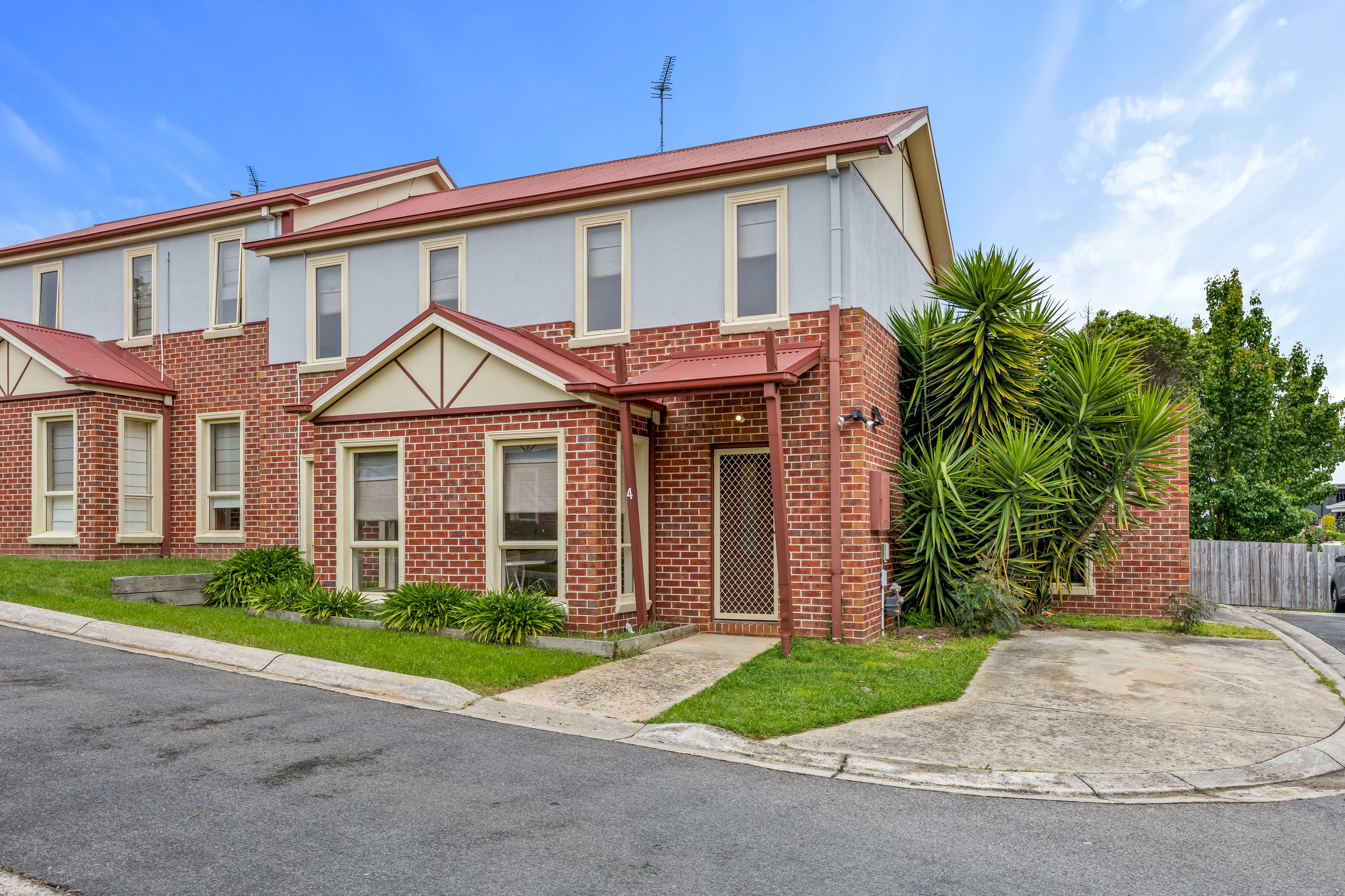 4/322 Clayton Street, Canadian  Victoria  3350, Australia