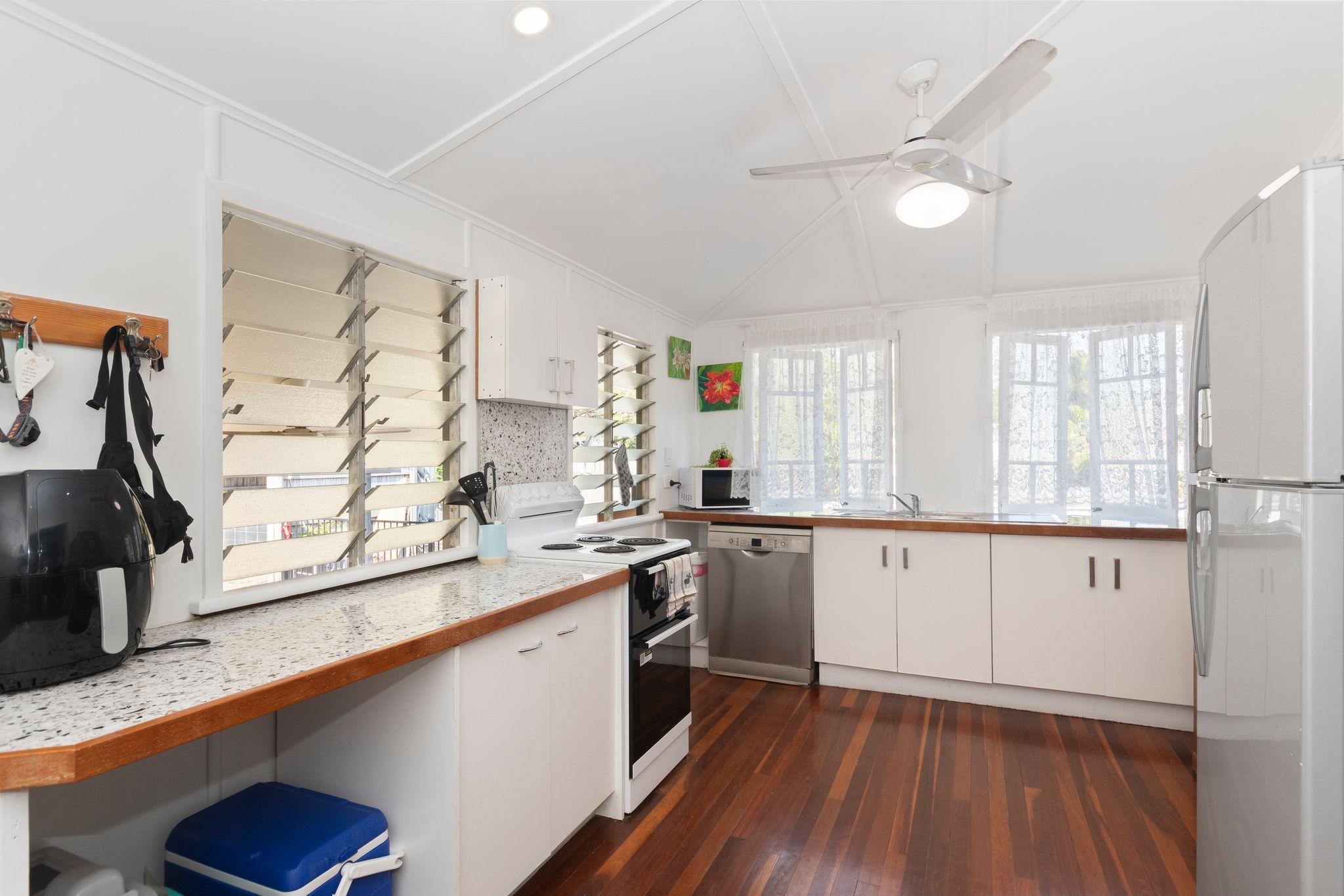 28 Somerset Street — photo 5 of 13
