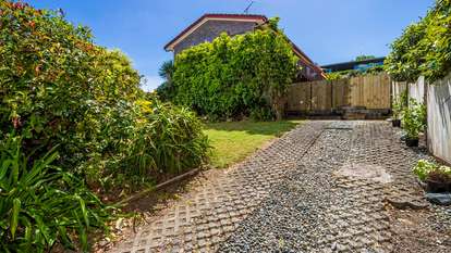 2 Stapleford Crescent Browns Bay 2 Stapleford Crescent Browns Bay