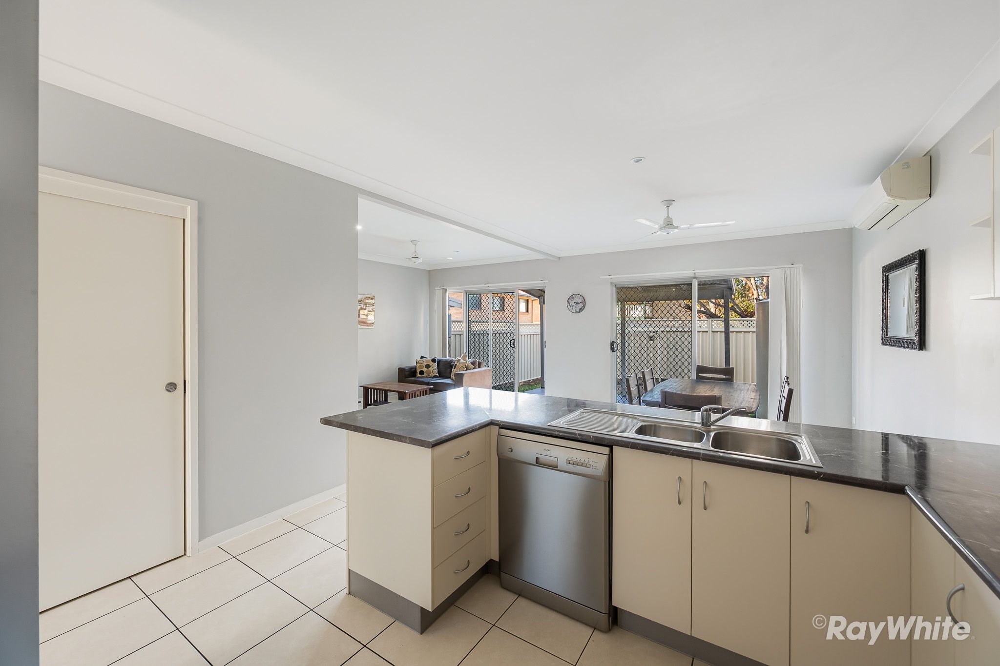 6/214 Oaka Street — photo 7 of 22