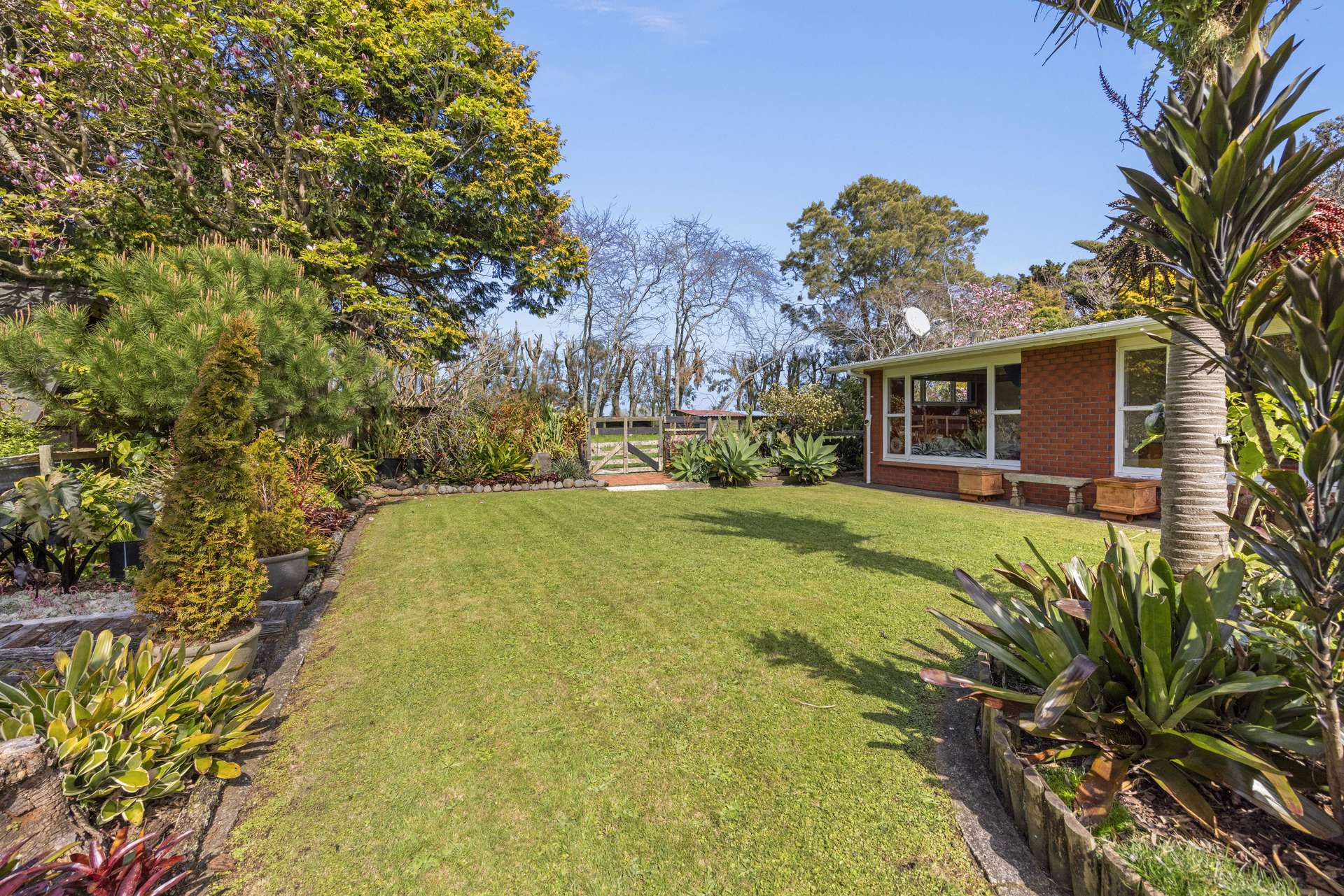 14 Waitara Road photo 28