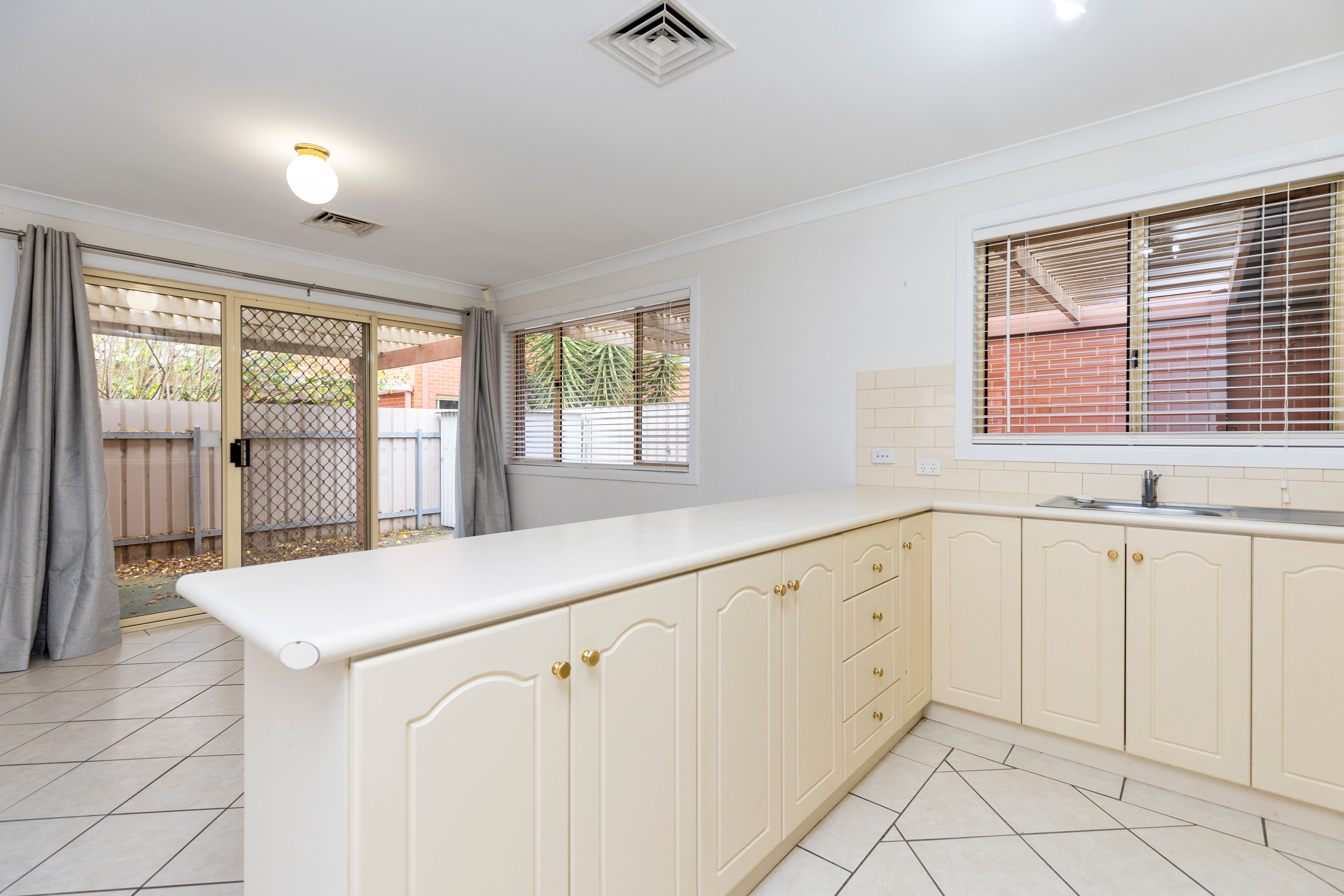12/11 Crampton Street — photo 4 of 11