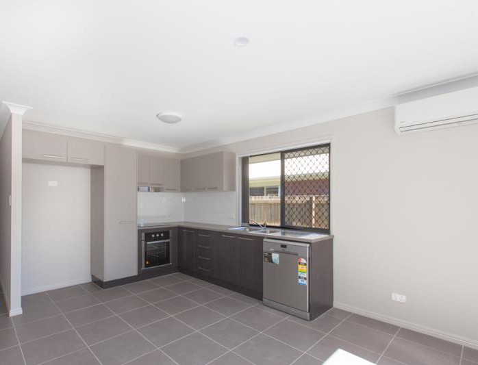2/13A Atlantic Drive, Loganholme, QLD 4129