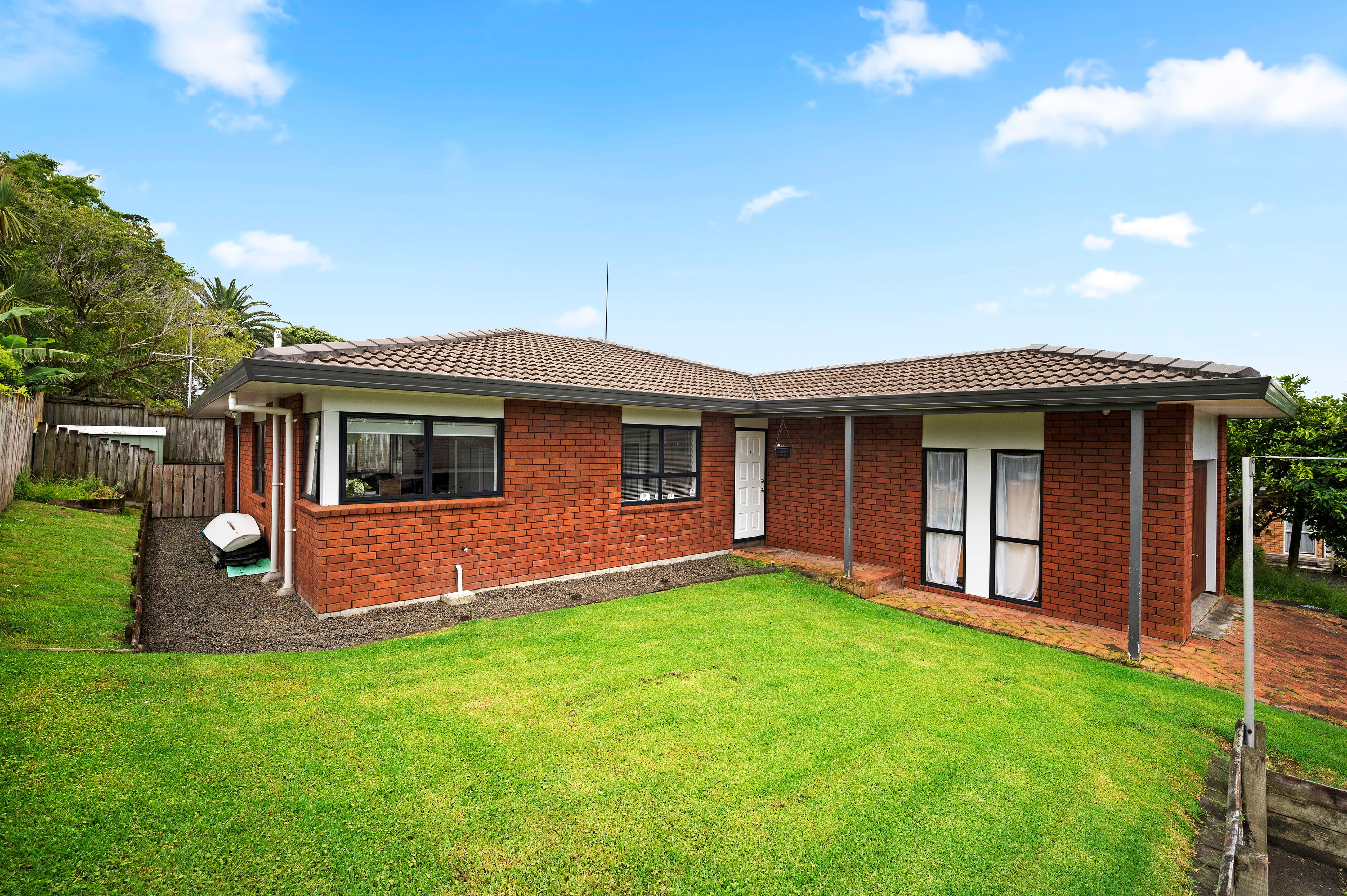 8B Lochend Place, Highland Park, Manukau City