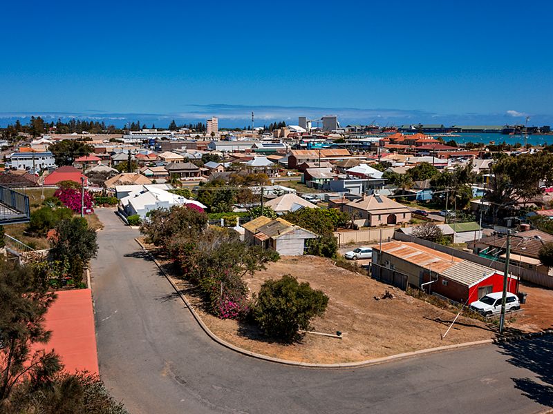 18 Lewis Street, Geraldton, WA 6530