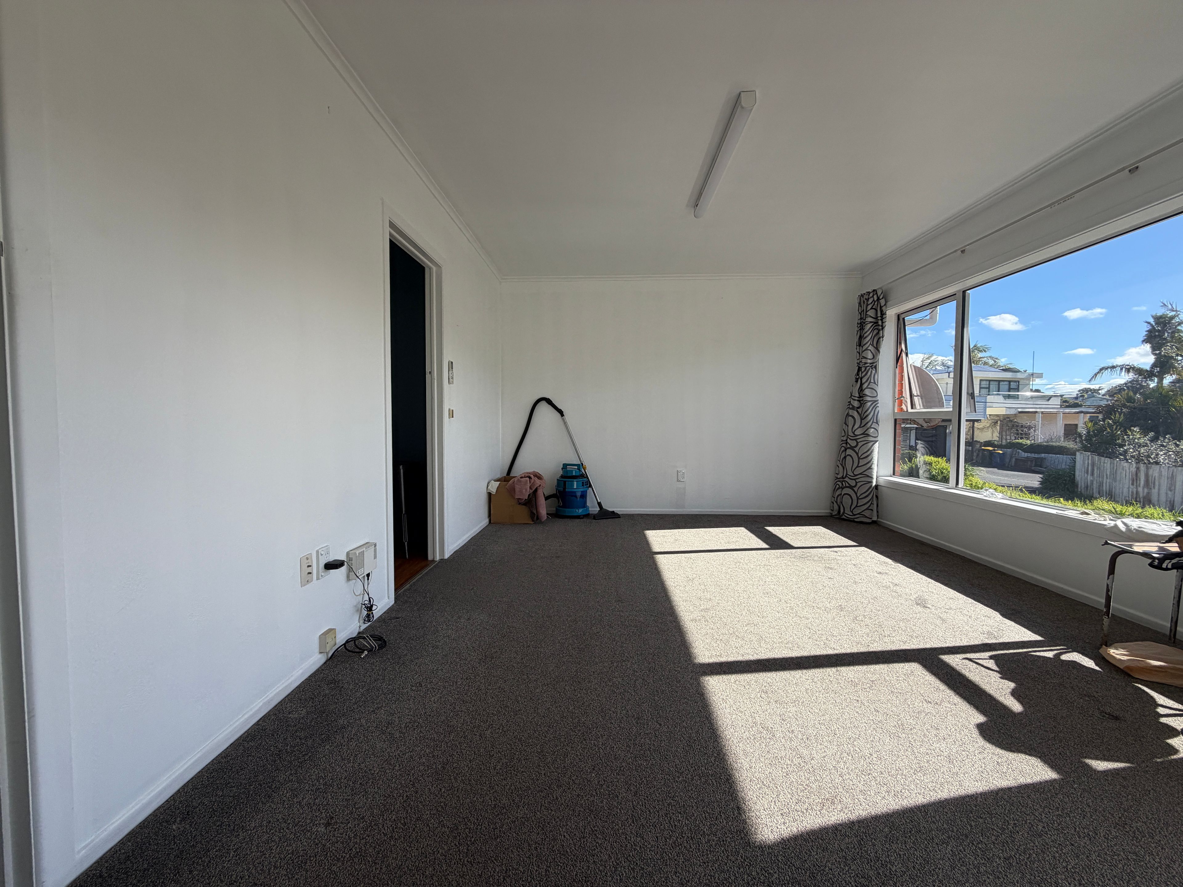 2/270 East Coast Road, Forrest Hill, North Shore City