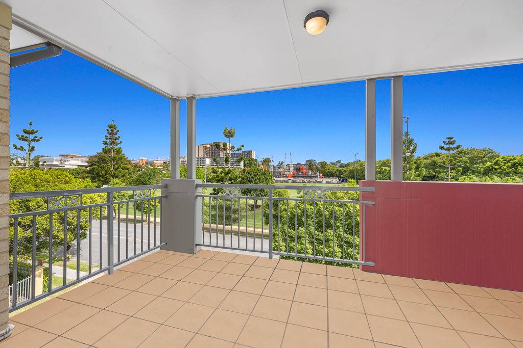 24/300 Sir Fred Schonell Drive, St Lucia, QLD 4067