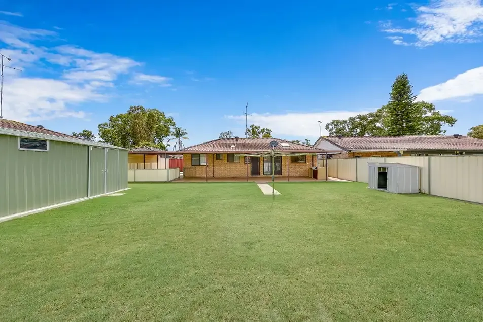 13 Dalkeith Place, St Helens Park, NSW 2560