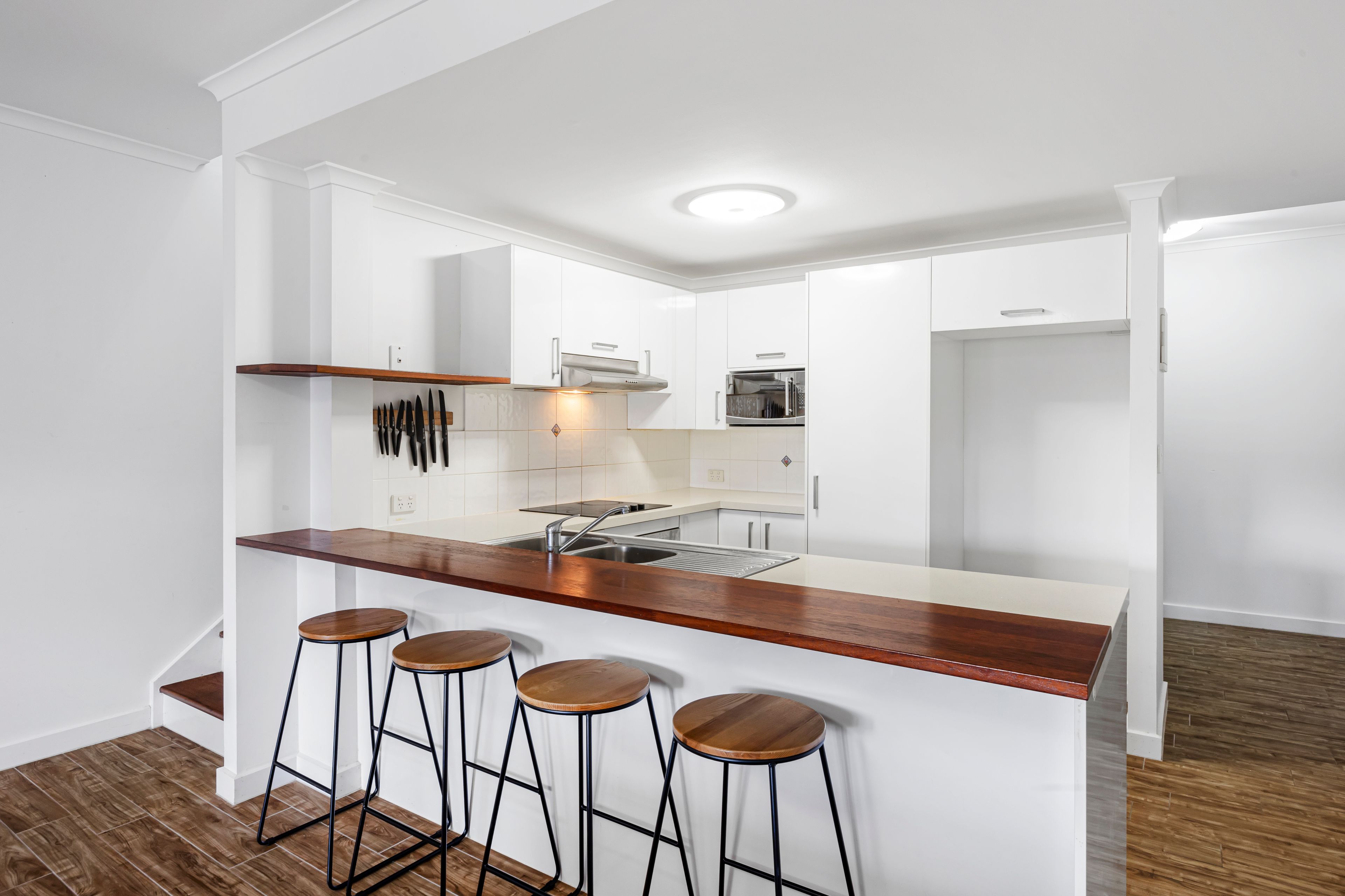 2/1 Moomba Street — photo 4 of 11