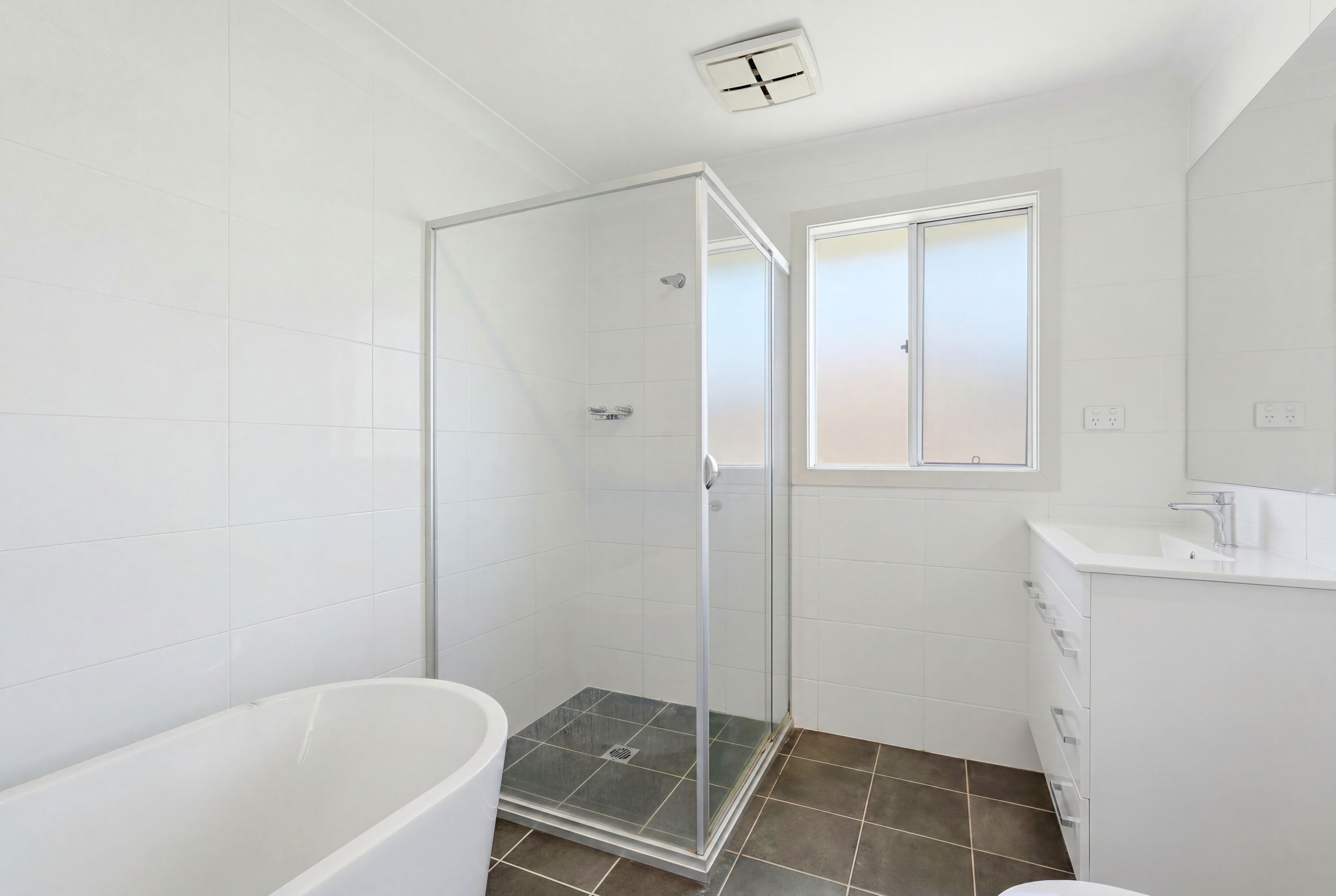 1/5 Ashton Avenue — photo 10 of 12