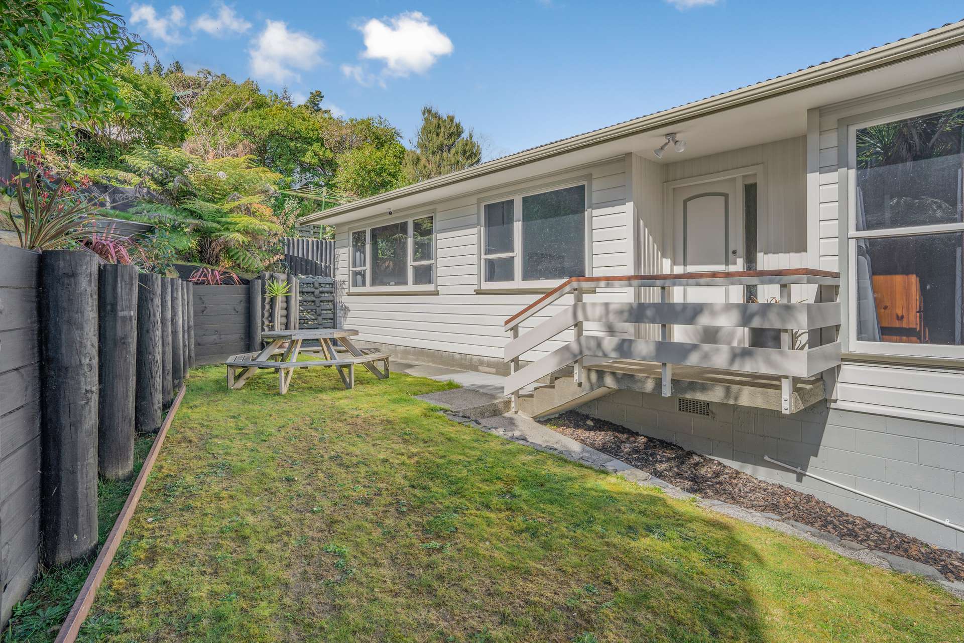 16 Mataura Grove photo 2