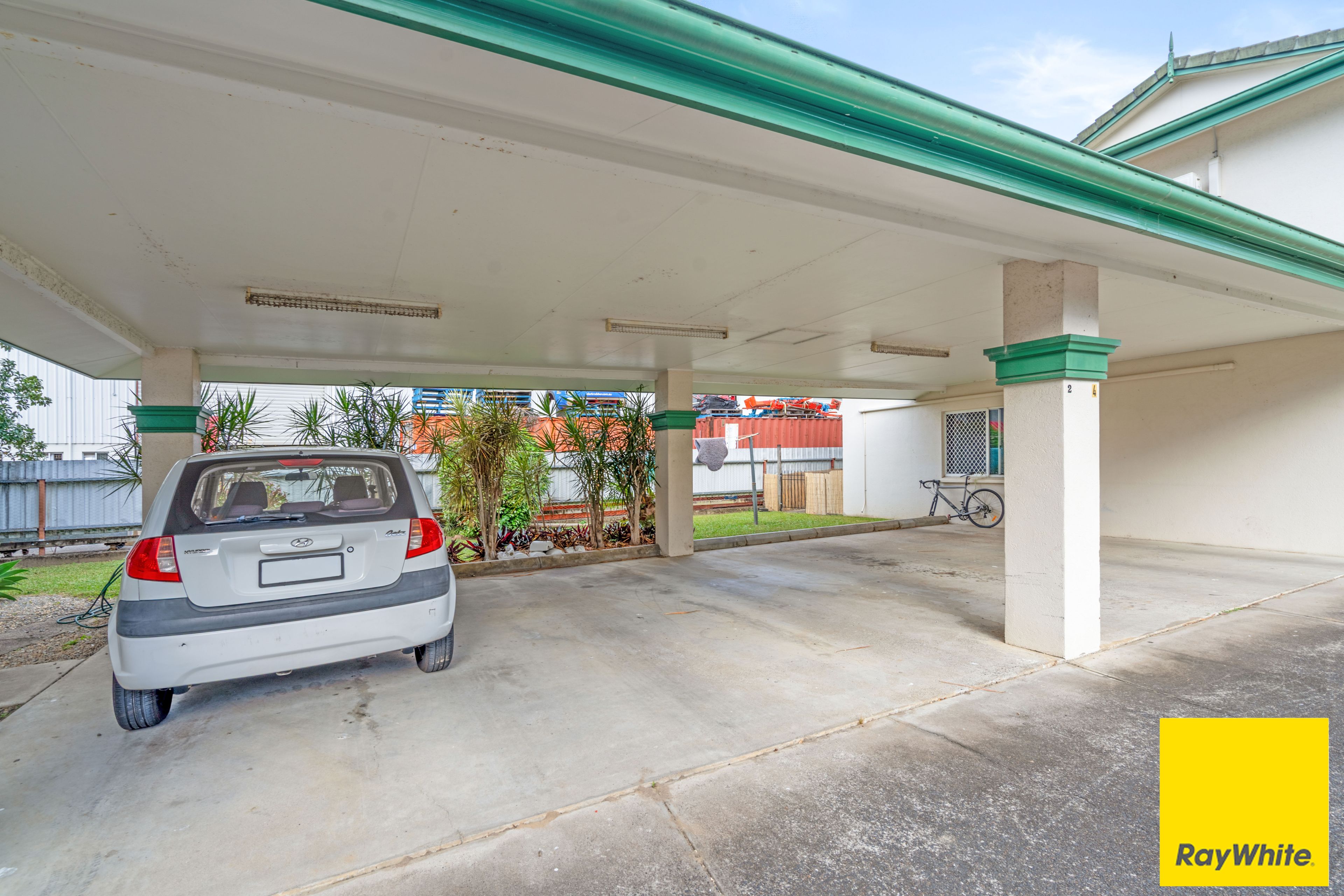 2/342-344 Mccoombe Street, Mooroobool, QLD 4870