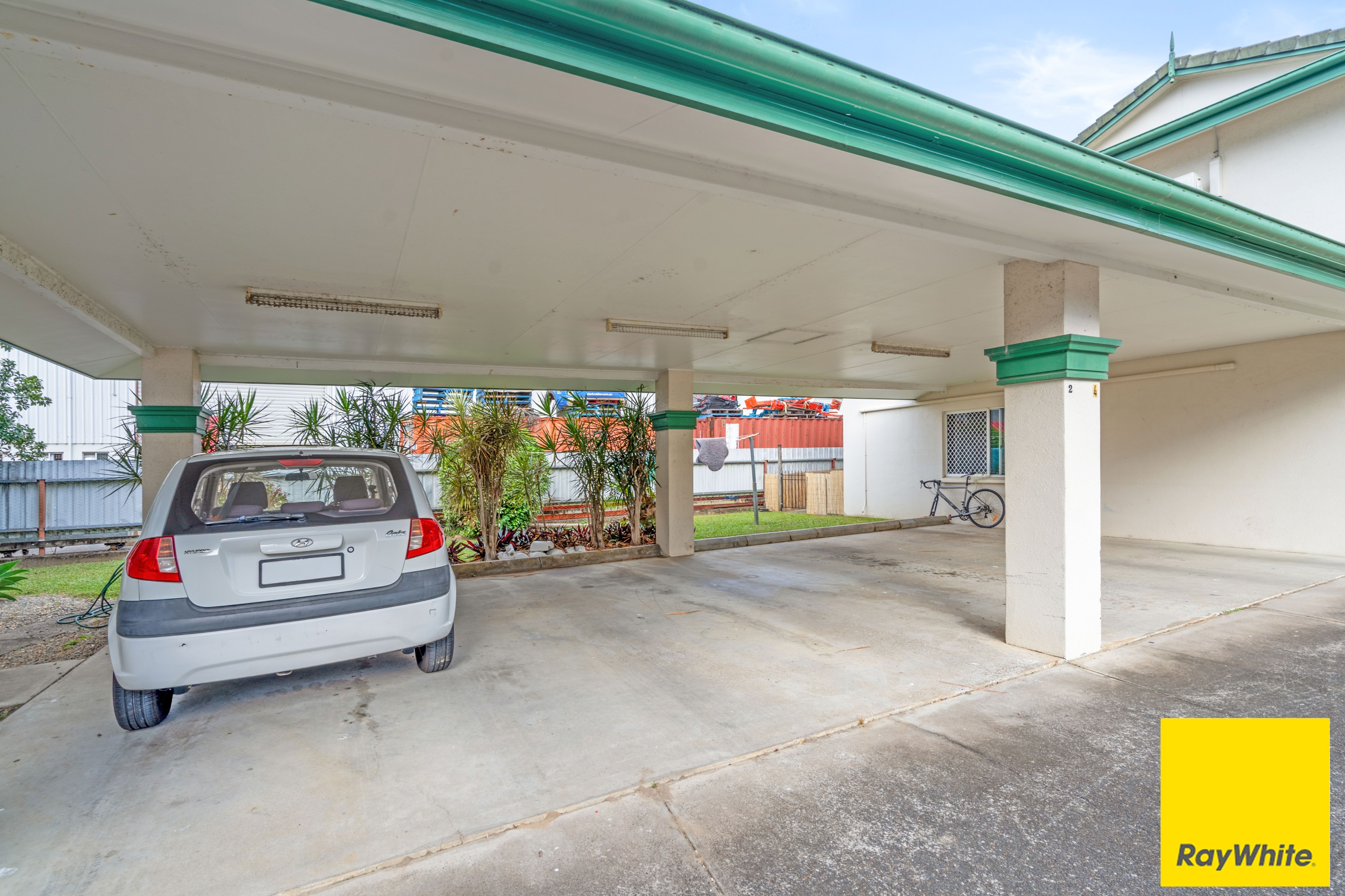 2/342-344 Mccoombe Street, Mooroobool, QLD 4870