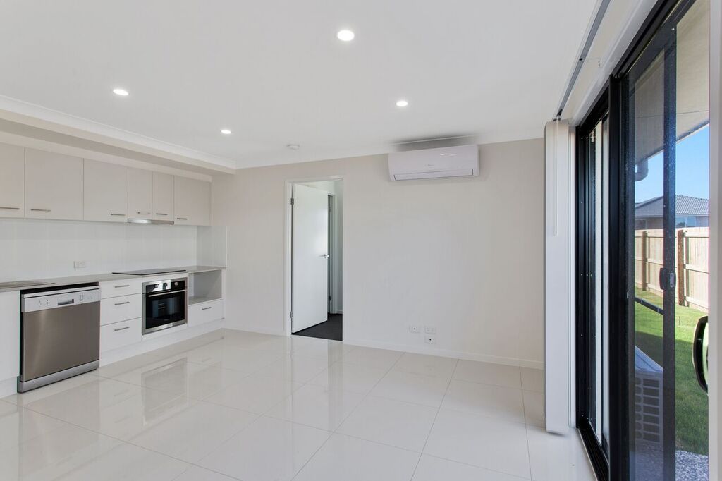 2/27 Harrow Street, Cambooya, QLD 4358