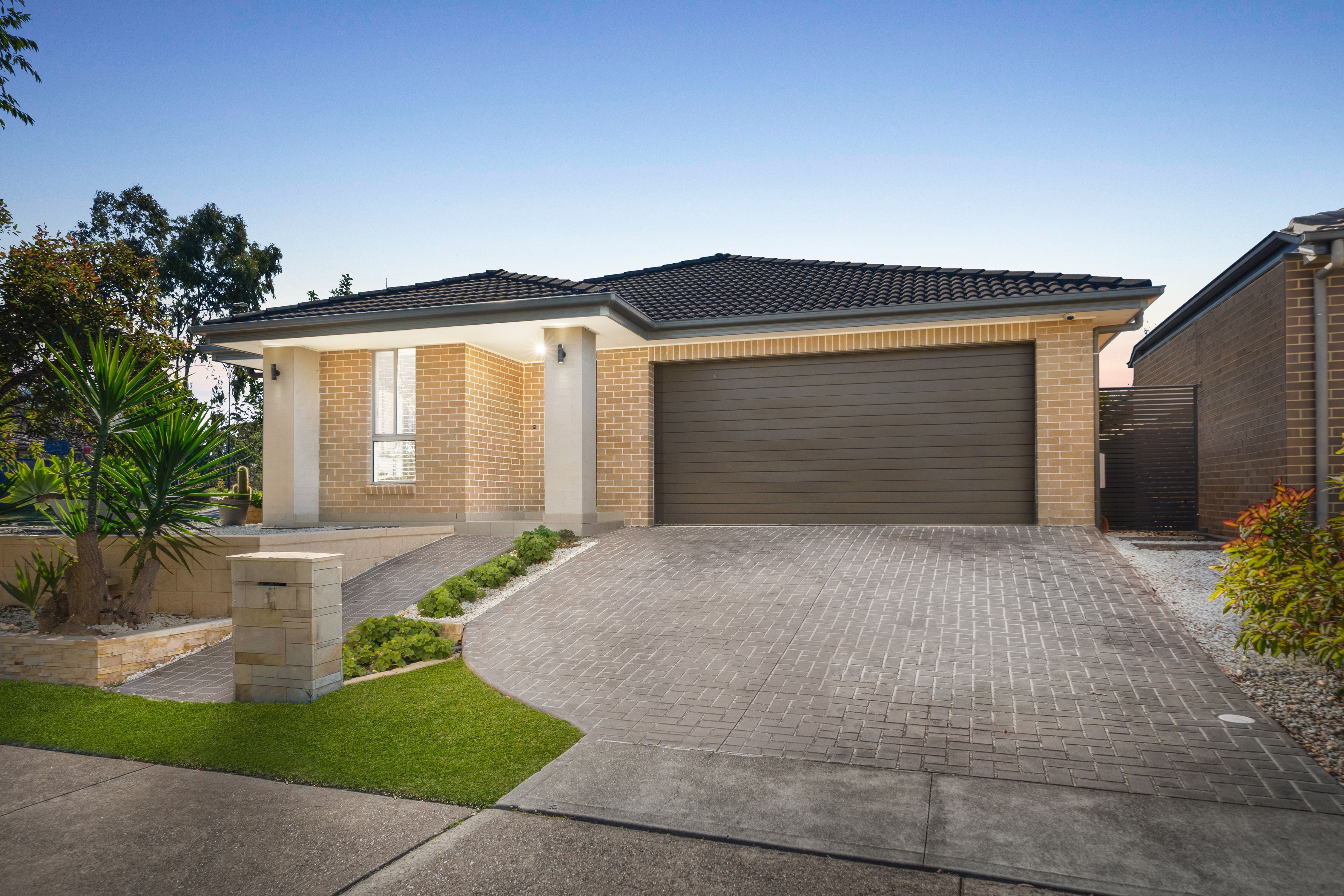 1 Sturt Street — photo from Ray White United Group