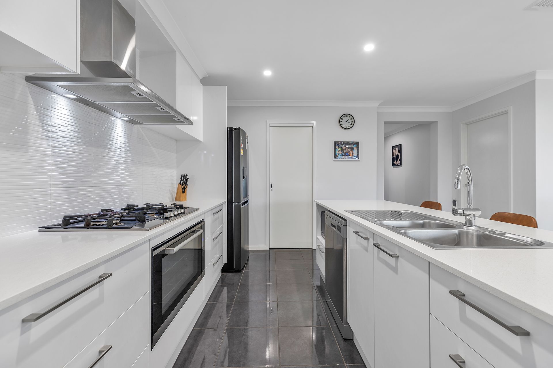 27 Wisteria Street — photo 6 of 23