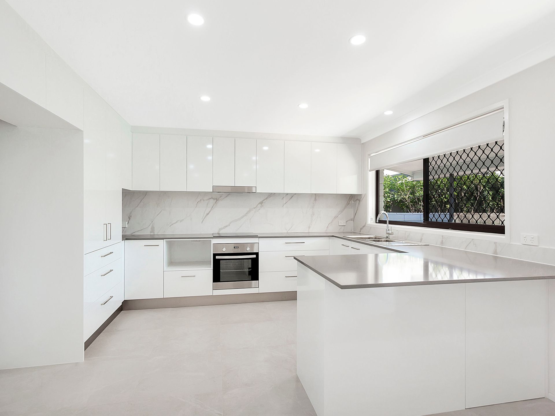 33 Karbunya Street, Mermaid Waters, QLD 4218
