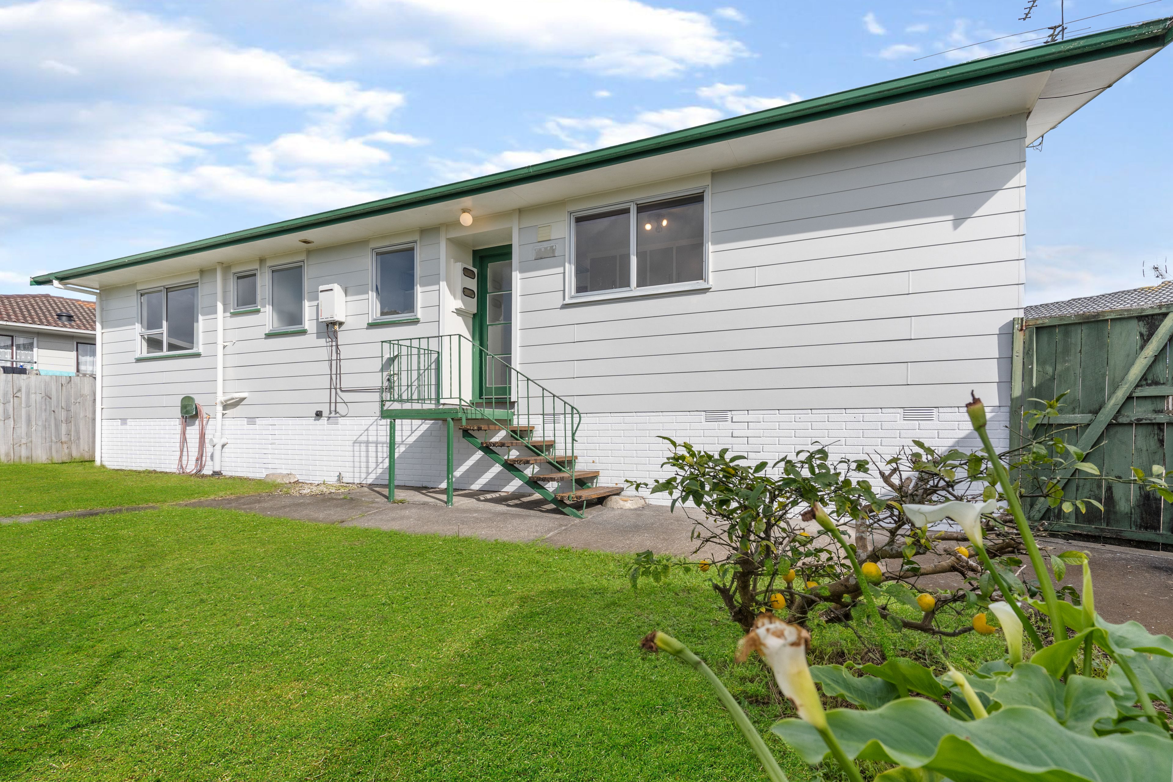 21 Medina Place, Half Moon Bay, Manukau City