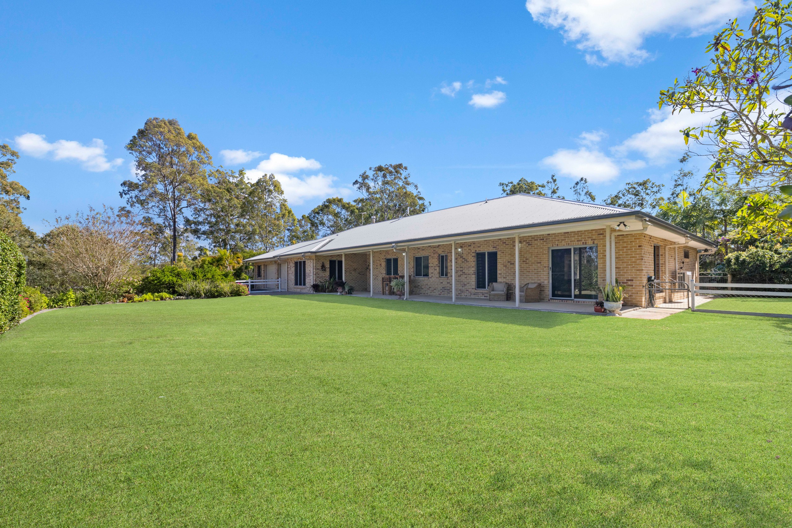 48 Essex Court, Mount Hallen, QLD 4312