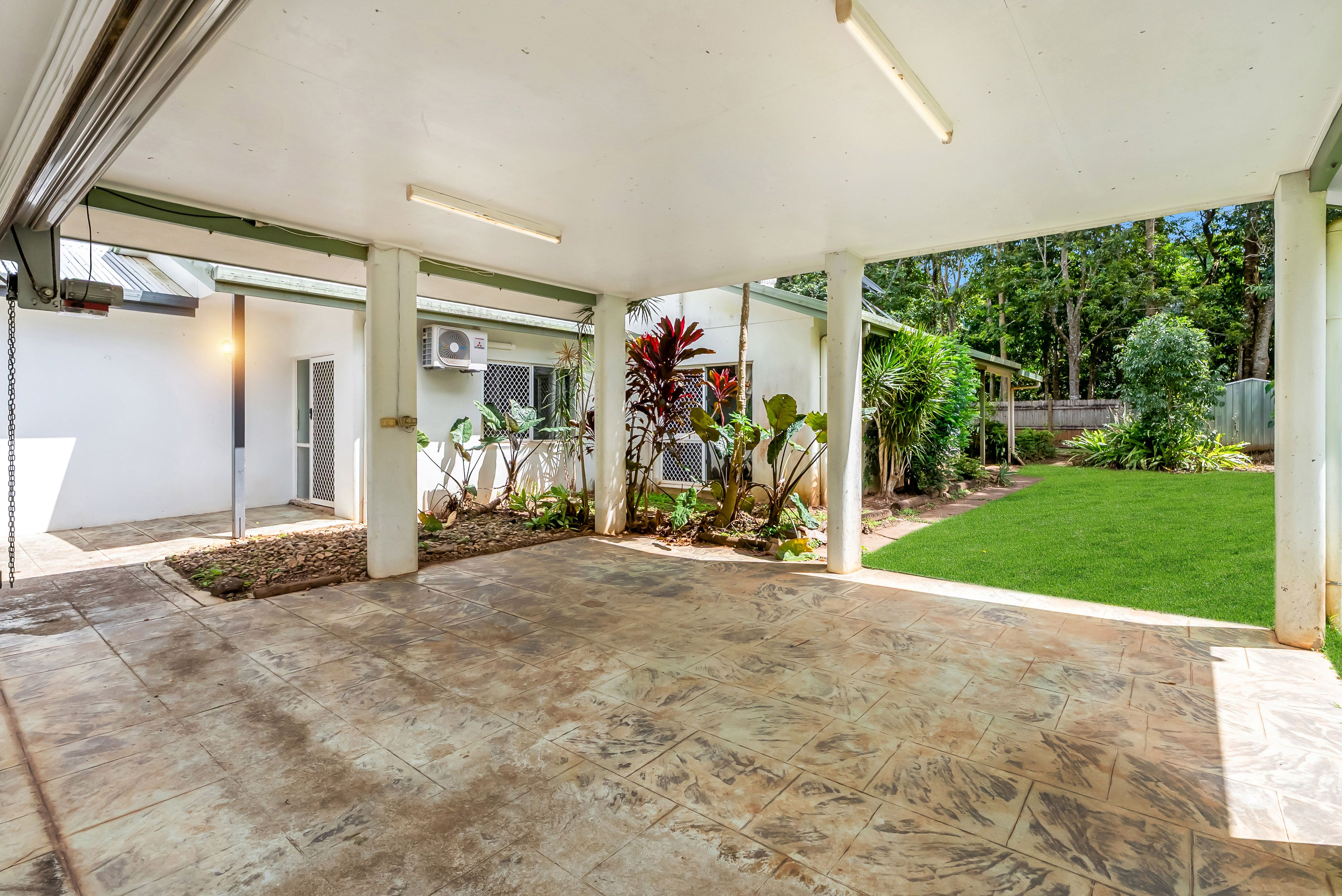13 Compton Court — photo 4 of 18